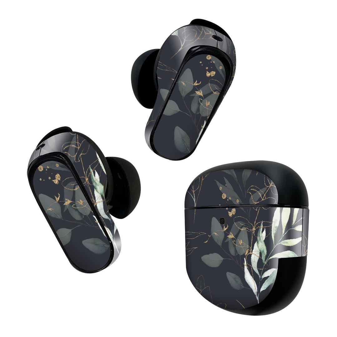 製品名 Bose QuietComfort Earbuds II 専用デザインスキンシール セット内容 Bose QuietComfort Earbuds II 専用シール　イヤホン（左右）3枚、充電ケース用シール 1枚AirPods第3世代専用です。第1?2世代、Proシリーズには対応していません。 商品特徴 再剥離性シートを素材に採用し、細かな位置調整がしやすく貼り直しが容易です。また、エアフリーでもありますので気泡が簡単に逃げるので、キレイに貼ることができます。専用の業務プリンターを使い、商品画像と遜色のない美しい印刷仕上がり。 注意事項 画像はサンプルですので、ご覧の環境によっては多少色味に違いを感じる場合がございます。 イメージと違った、モニターと色味が異なるという理由での交換や返金はご対応出来かねます。スキンシールのみの販売で、機器本体や充電ケース本体は付属しません。シワができた場合、ドライヤーなどで軽く温め、外側に向けてシワを伸ばすように貼ってください。初回貼付時の位置調整や貼り直しは可能ですが、しっかりと押し付けて接着させた後の再剥離、再利用は保証しておりません。また接着部に油分や汚れが付着しますと角の部分は剥がれやすくなりますので、貼付時はあまり触れないようにご注意ください。無地のセミグロスシートにデザインをプリントした商品で、デコなどの加工はございません。 凹凸や光沢があるように見えたり布地や金属を素材にしたように見える商品もありますが、デザインの図版によるものです。印刷時に微妙な画像のズレが生じる場合がございます。ご注文後に1点1点制作する受注生産品の為、不良品以外のご返品や交換は固くお断りします。 商品発送 完全受注生産のハンドメイド商品となりますので、既製品と比べて発送までお時間を頂いています。 基本的に決済確認後2~3営業日、最大で10営業日での発送となります。繁忙期や休業日明けの場合はさらに時間がかかる場合があります。 その際には別途メールにてご連絡致します。メール便の場合、発送日から到着までに2?4日ほどかかる場合が多く、紛失などの保障もご対応できかねます。あらかじめご了承下さい。