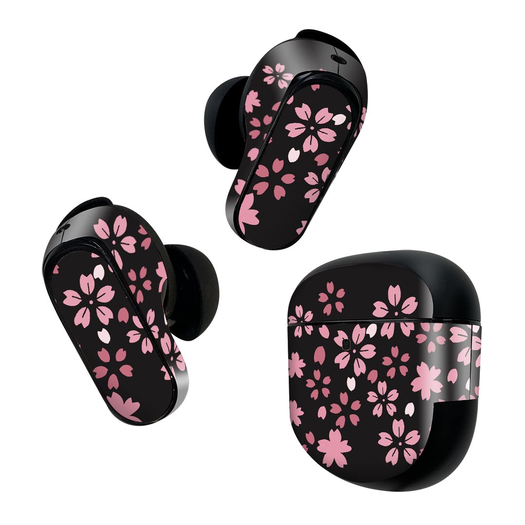 製品名 Bose QuietComfort Earbuds II 専用デザインスキンシール セット内容 Bose QuietComfort Earbuds II 専用シール　イヤホン（左右）3枚、充電ケース用シール 1枚AirPods第3世代専用です。第1?2世代、Proシリーズには対応していません。 商品特徴 再剥離性シートを素材に採用し、細かな位置調整がしやすく貼り直しが容易です。また、エアフリーでもありますので気泡が簡単に逃げるので、キレイに貼ることができます。専用の業務プリンターを使い、商品画像と遜色のない美しい印刷仕上がり。 注意事項 画像はサンプルですので、ご覧の環境によっては多少色味に違いを感じる場合がございます。 イメージと違った、モニターと色味が異なるという理由での交換や返金はご対応出来かねます。スキンシールのみの販売で、機器本体や充電ケース本体は付属しません。シワができた場合、ドライヤーなどで軽く温め、外側に向けてシワを伸ばすように貼ってください。初回貼付時の位置調整や貼り直しは可能ですが、しっかりと押し付けて接着させた後の再剥離、再利用は保証しておりません。また接着部に油分や汚れが付着しますと角の部分は剥がれやすくなりますので、貼付時はあまり触れないようにご注意ください。無地のセミグロスシートにデザインをプリントした商品で、デコなどの加工はございません。 凹凸や光沢があるように見えたり布地や金属を素材にしたように見える商品もありますが、デザインの図版によるものです。印刷時に微妙な画像のズレが生じる場合がございます。ご注文後に1点1点制作する受注生産品の為、不良品以外のご返品や交換は固くお断りします。 商品発送 完全受注生産のハンドメイド商品となりますので、既製品と比べて発送までお時間を頂いています。 基本的に決済確認後2~3営業日、最大で10営業日での発送となります。繁忙期や休業日明けの場合はさらに時間がかかる場合があります。 その際には別途メールにてご連絡致します。メール便の場合、発送日から到着までに2?4日ほどかかる場合が多く、紛失などの保障もご対応できかねます。あらかじめご了承下さい。