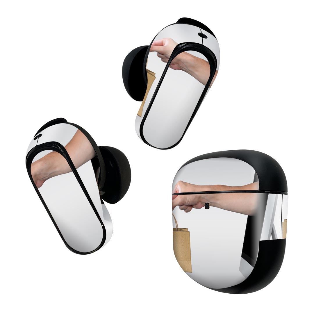 製品名 Bose QuietComfort Earbuds II 専用デザインスキンシール セット内容 Bose QuietComfort Earbuds II 専用シール　イヤホン（左右）3枚、充電ケース用シール 1枚AirPods第3世代専用です。第1?2世代、Proシリーズには対応していません。 商品特徴 再剥離性シートを素材に採用し、細かな位置調整がしやすく貼り直しが容易です。また、エアフリーでもありますので気泡が簡単に逃げるので、キレイに貼ることができます。専用の業務プリンターを使い、商品画像と遜色のない美しい印刷仕上がり。 注意事項 画像はサンプルですので、ご覧の環境によっては多少色味に違いを感じる場合がございます。 イメージと違った、モニターと色味が異なるという理由での交換や返金はご対応出来かねます。スキンシールのみの販売で、機器本体や充電ケース本体は付属しません。シワができた場合、ドライヤーなどで軽く温め、外側に向けてシワを伸ばすように貼ってください。初回貼付時の位置調整や貼り直しは可能ですが、しっかりと押し付けて接着させた後の再剥離、再利用は保証しておりません。また接着部に油分や汚れが付着しますと角の部分は剥がれやすくなりますので、貼付時はあまり触れないようにご注意ください。無地のセミグロスシートにデザインをプリントした商品で、デコなどの加工はございません。 凹凸や光沢があるように見えたり布地や金属を素材にしたように見える商品もありますが、デザインの図版によるものです。印刷時に微妙な画像のズレが生じる場合がございます。ご注文後に1点1点制作する受注生産品の為、不良品以外のご返品や交換は固くお断りします。 商品発送 完全受注生産のハンドメイド商品となりますので、既製品と比べて発送までお時間を頂いています。 基本的に決済確認後2~3営業日、最大で10営業日での発送となります。繁忙期や休業日明けの場合はさらに時間がかかる場合があります。 その際には別途メールにてご連絡致します。メール便の場合、発送日から到着までに2?4日ほどかかる場合が多く、紛失などの保障もご対応できかねます。あらかじめご了承下さい。