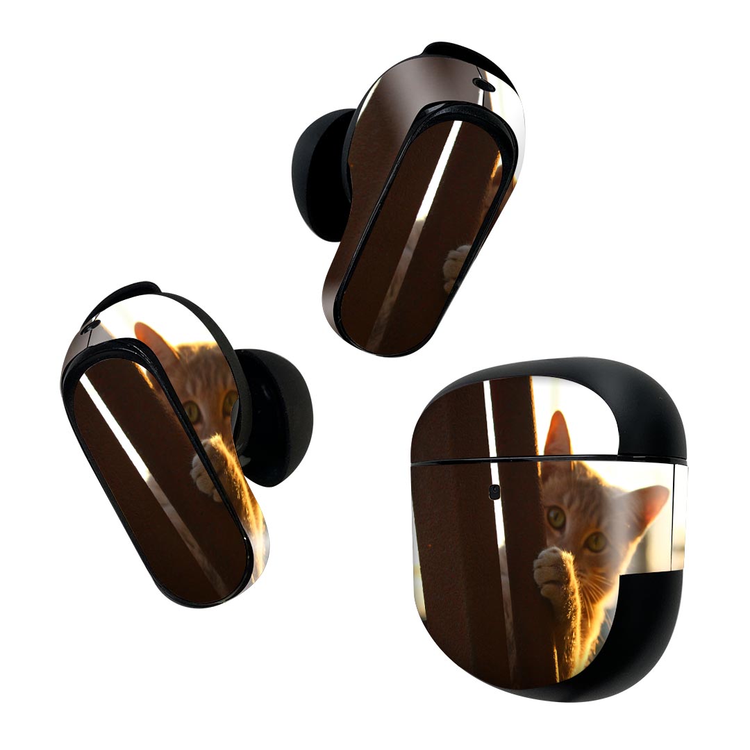 製品名 Bose QuietComfort Earbuds II 専用デザインスキンシール セット内容 Bose QuietComfort Earbuds II 専用シール　イヤホン（左右）3枚、充電ケース用シール 1枚AirPods第3世代専用です。第1?2世代、Proシリーズには対応していません。 商品特徴 再剥離性シートを素材に採用し、細かな位置調整がしやすく貼り直しが容易です。また、エアフリーでもありますので気泡が簡単に逃げるので、キレイに貼ることができます。専用の業務プリンターを使い、商品画像と遜色のない美しい印刷仕上がり。 注意事項 画像はサンプルですので、ご覧の環境によっては多少色味に違いを感じる場合がございます。 イメージと違った、モニターと色味が異なるという理由での交換や返金はご対応出来かねます。スキンシールのみの販売で、機器本体や充電ケース本体は付属しません。シワができた場合、ドライヤーなどで軽く温め、外側に向けてシワを伸ばすように貼ってください。初回貼付時の位置調整や貼り直しは可能ですが、しっかりと押し付けて接着させた後の再剥離、再利用は保証しておりません。また接着部に油分や汚れが付着しますと角の部分は剥がれやすくなりますので、貼付時はあまり触れないようにご注意ください。無地のセミグロスシートにデザインをプリントした商品で、デコなどの加工はございません。 凹凸や光沢があるように見えたり布地や金属を素材にしたように見える商品もありますが、デザインの図版によるものです。印刷時に微妙な画像のズレが生じる場合がございます。ご注文後に1点1点制作する受注生産品の為、不良品以外のご返品や交換は固くお断りします。 商品発送 完全受注生産のハンドメイド商品となりますので、既製品と比べて発送までお時間を頂いています。 基本的に決済確認後2~3営業日、最大で10営業日での発送となります。繁忙期や休業日明けの場合はさらに時間がかかる場合があります。 その際には別途メールにてご連絡致します。メール便の場合、発送日から到着までに2?4日ほどかかる場合が多く、紛失などの保障もご対応できかねます。あらかじめご了承下さい。