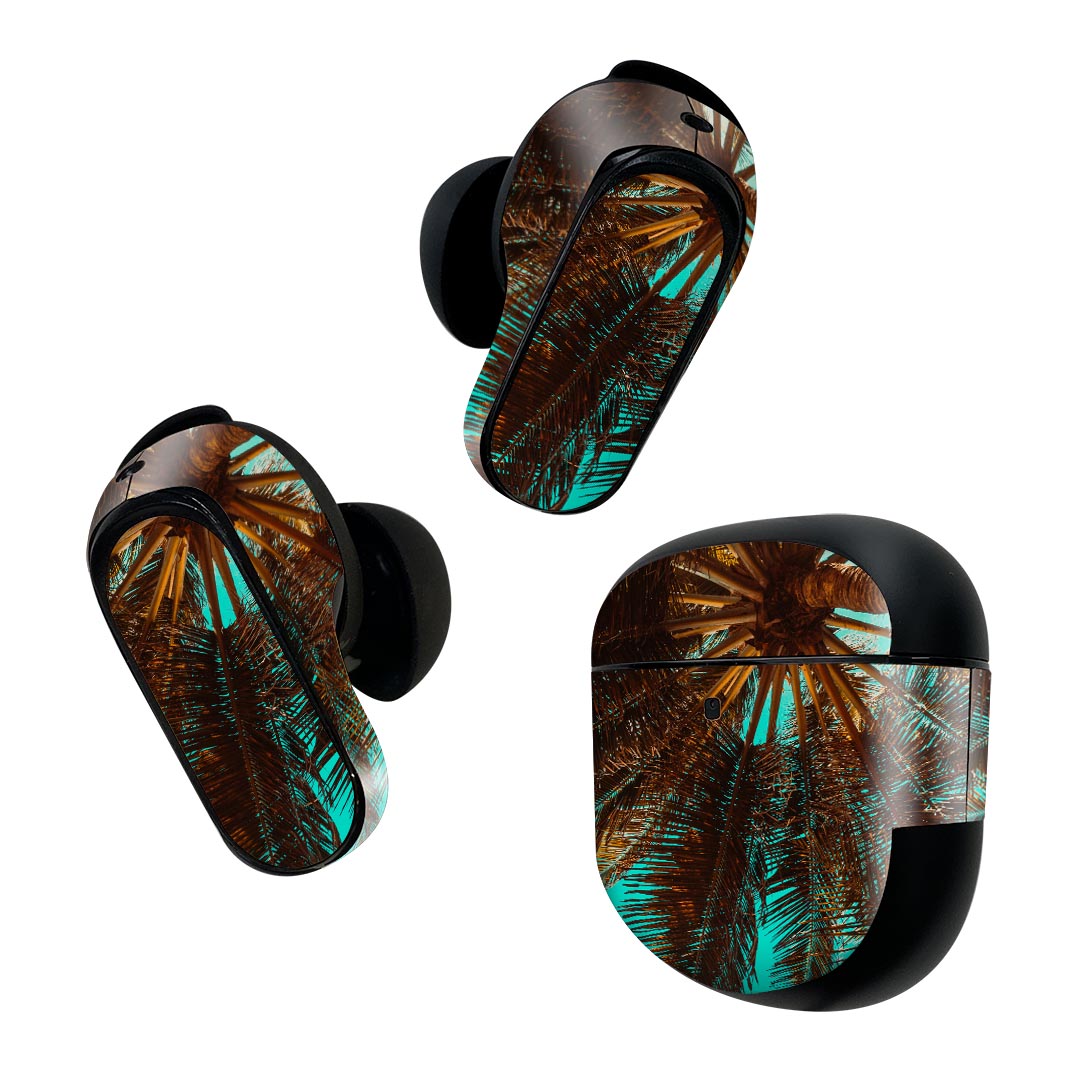 製品名 Bose QuietComfort Earbuds II 専用デザインスキンシール セット内容 Bose QuietComfort Earbuds II 専用シール　イヤホン（左右）3枚、充電ケース用シール 1枚AirPods第3世代専用です。第1?2世代、Proシリーズには対応していません。 商品特徴 再剥離性シートを素材に採用し、細かな位置調整がしやすく貼り直しが容易です。また、エアフリーでもありますので気泡が簡単に逃げるので、キレイに貼ることができます。専用の業務プリンターを使い、商品画像と遜色のない美しい印刷仕上がり。 注意事項 画像はサンプルですので、ご覧の環境によっては多少色味に違いを感じる場合がございます。 イメージと違った、モニターと色味が異なるという理由での交換や返金はご対応出来かねます。スキンシールのみの販売で、機器本体や充電ケース本体は付属しません。シワができた場合、ドライヤーなどで軽く温め、外側に向けてシワを伸ばすように貼ってください。初回貼付時の位置調整や貼り直しは可能ですが、しっかりと押し付けて接着させた後の再剥離、再利用は保証しておりません。また接着部に油分や汚れが付着しますと角の部分は剥がれやすくなりますので、貼付時はあまり触れないようにご注意ください。無地のセミグロスシートにデザインをプリントした商品で、デコなどの加工はございません。 凹凸や光沢があるように見えたり布地や金属を素材にしたように見える商品もありますが、デザインの図版によるものです。印刷時に微妙な画像のズレが生じる場合がございます。ご注文後に1点1点制作する受注生産品の為、不良品以外のご返品や交換は固くお断りします。 商品発送 完全受注生産のハンドメイド商品となりますので、既製品と比べて発送までお時間を頂いています。 基本的に決済確認後2~3営業日、最大で10営業日での発送となります。繁忙期や休業日明けの場合はさらに時間がかかる場合があります。 その際には別途メールにてご連絡致します。メール便の場合、発送日から到着までに2?4日ほどかかる場合が多く、紛失などの保障もご対応できかねます。あらかじめご了承下さい。