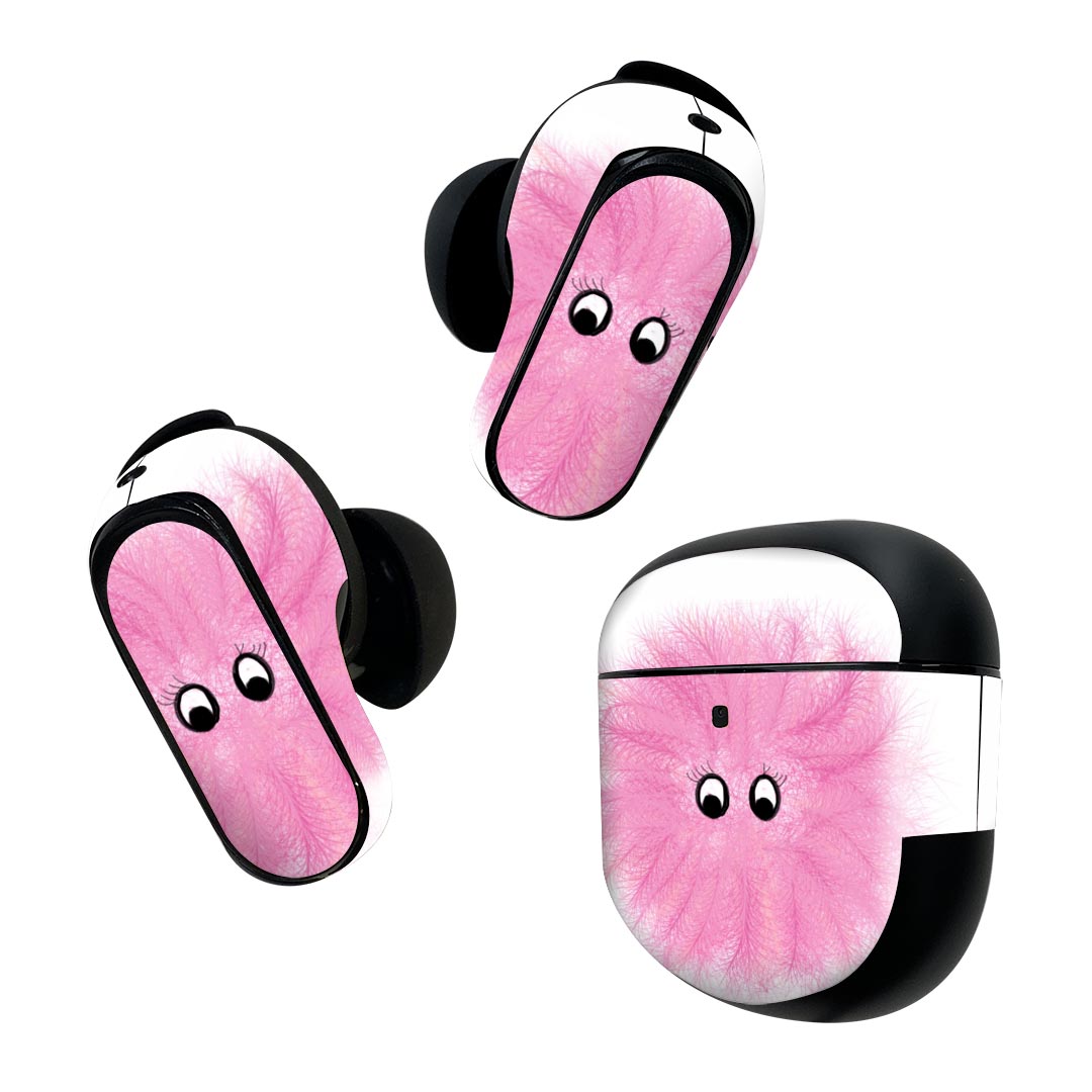 製品名 Bose QuietComfort Earbuds II 専用デザインスキンシール セット内容 Bose QuietComfort Earbuds II 専用シール　イヤホン（左右）3枚、充電ケース用シール 1枚AirPods第3世代専用です。第1?2世代、Proシリーズには対応していません。 商品特徴 再剥離性シートを素材に採用し、細かな位置調整がしやすく貼り直しが容易です。また、エアフリーでもありますので気泡が簡単に逃げるので、キレイに貼ることができます。専用の業務プリンターを使い、商品画像と遜色のない美しい印刷仕上がり。 注意事項 画像はサンプルですので、ご覧の環境によっては多少色味に違いを感じる場合がございます。 イメージと違った、モニターと色味が異なるという理由での交換や返金はご対応出来かねます。スキンシールのみの販売で、機器本体や充電ケース本体は付属しません。シワができた場合、ドライヤーなどで軽く温め、外側に向けてシワを伸ばすように貼ってください。初回貼付時の位置調整や貼り直しは可能ですが、しっかりと押し付けて接着させた後の再剥離、再利用は保証しておりません。また接着部に油分や汚れが付着しますと角の部分は剥がれやすくなりますので、貼付時はあまり触れないようにご注意ください。無地のセミグロスシートにデザインをプリントした商品で、デコなどの加工はございません。 凹凸や光沢があるように見えたり布地や金属を素材にしたように見える商品もありますが、デザインの図版によるものです。印刷時に微妙な画像のズレが生じる場合がございます。ご注文後に1点1点制作する受注生産品の為、不良品以外のご返品や交換は固くお断りします。 商品発送 完全受注生産のハンドメイド商品となりますので、既製品と比べて発送までお時間を頂いています。 基本的に決済確認後2~3営業日、最大で10営業日での発送となります。繁忙期や休業日明けの場合はさらに時間がかかる場合があります。 その際には別途メールにてご連絡致します。メール便の場合、発送日から到着までに2?4日ほどかかる場合が多く、紛失などの保障もご対応できかねます。あらかじめご了承下さい。