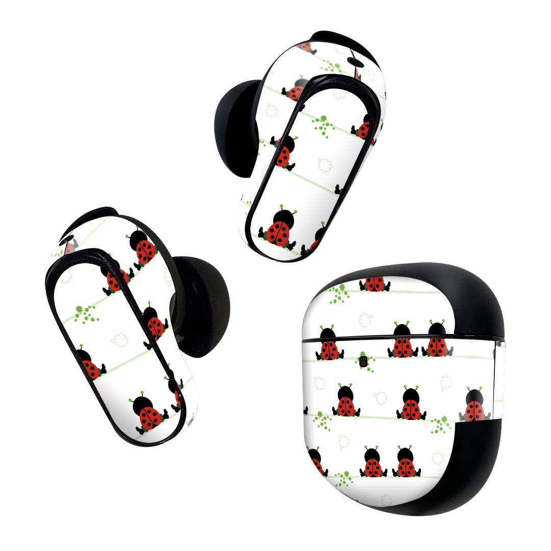 Bose QuietComfort Earbuds II 用 スキンシール ボーズ イヤバッズ2 用　ステッカー　本体3セット ケース1セット 保護 フィルム デコ てんとう虫　イラスト　白 005114