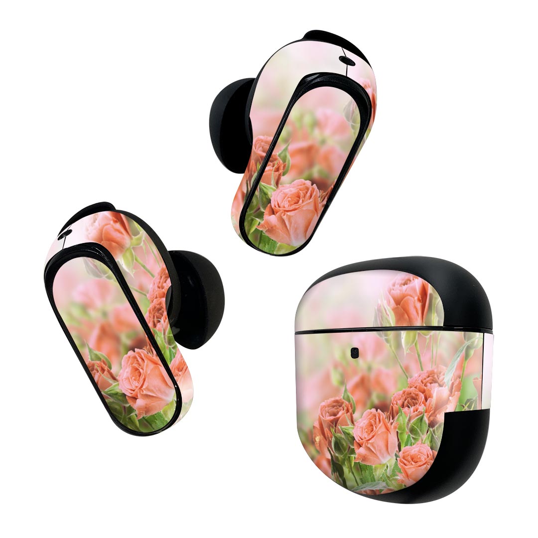 製品名 Bose QuietComfort Earbuds II 専用デザインスキンシール セット内容 Bose QuietComfort Earbuds II 専用シール　イヤホン（左右）3枚、充電ケース用シール 1枚AirPods第3世代専用です。第1?2世代、Proシリーズには対応していません。 商品特徴 再剥離性シートを素材に採用し、細かな位置調整がしやすく貼り直しが容易です。また、エアフリーでもありますので気泡が簡単に逃げるので、キレイに貼ることができます。専用の業務プリンターを使い、商品画像と遜色のない美しい印刷仕上がり。 注意事項 画像はサンプルですので、ご覧の環境によっては多少色味に違いを感じる場合がございます。 イメージと違った、モニターと色味が異なるという理由での交換や返金はご対応出来かねます。スキンシールのみの販売で、機器本体や充電ケース本体は付属しません。シワができた場合、ドライヤーなどで軽く温め、外側に向けてシワを伸ばすように貼ってください。初回貼付時の位置調整や貼り直しは可能ですが、しっかりと押し付けて接着させた後の再剥離、再利用は保証しておりません。また接着部に油分や汚れが付着しますと角の部分は剥がれやすくなりますので、貼付時はあまり触れないようにご注意ください。無地のセミグロスシートにデザインをプリントした商品で、デコなどの加工はございません。 凹凸や光沢があるように見えたり布地や金属を素材にしたように見える商品もありますが、デザインの図版によるものです。印刷時に微妙な画像のズレが生じる場合がございます。ご注文後に1点1点制作する受注生産品の為、不良品以外のご返品や交換は固くお断りします。 商品発送 完全受注生産のハンドメイド商品となりますので、既製品と比べて発送までお時間を頂いています。 基本的に決済確認後2~3営業日、最大で10営業日での発送となります。繁忙期や休業日明けの場合はさらに時間がかかる場合があります。 その際には別途メールにてご連絡致します。メール便の場合、発送日から到着までに2?4日ほどかかる場合が多く、紛失などの保障もご対応できかねます。あらかじめご了承下さい。