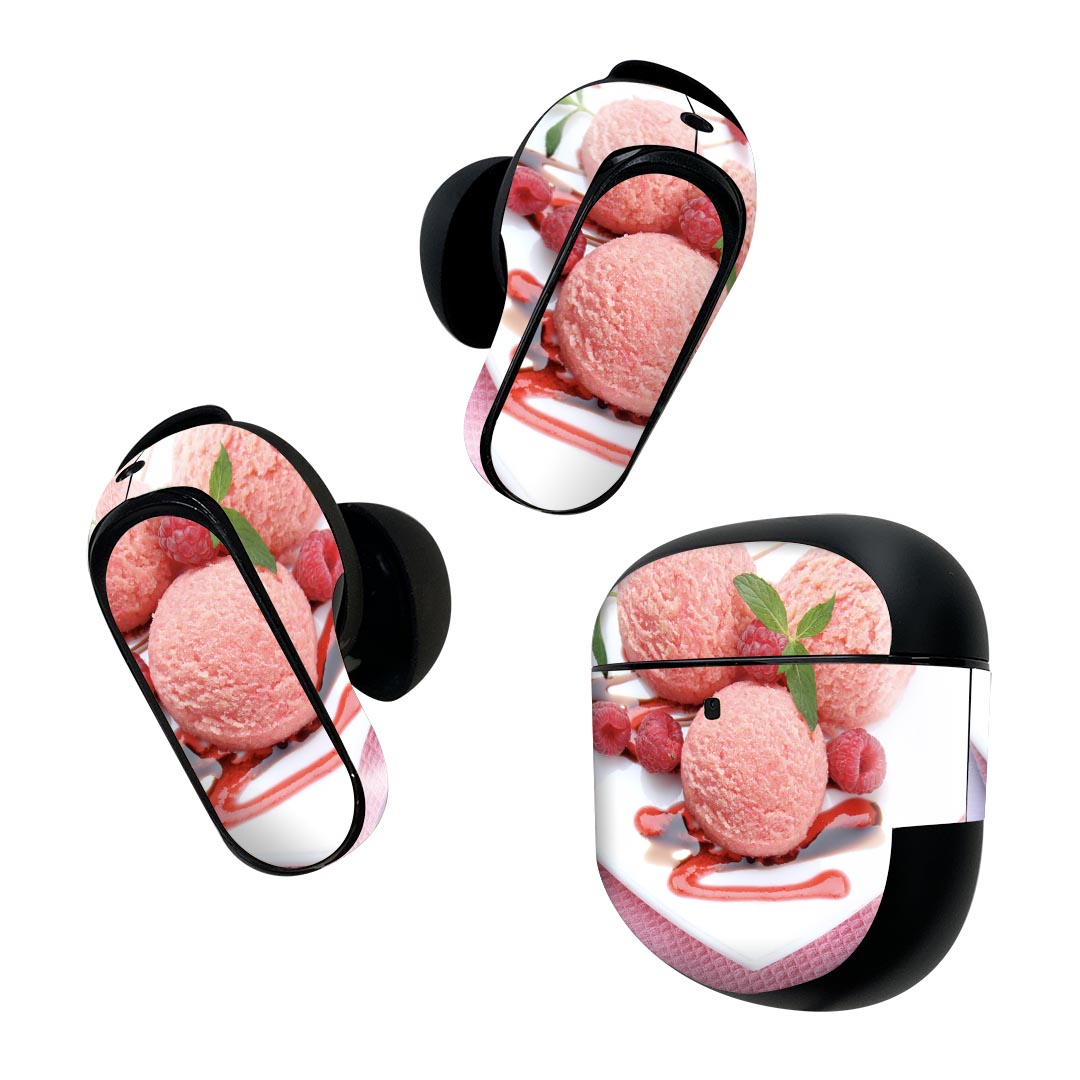 製品名 Bose QuietComfort Earbuds II 専用デザインスキンシール セット内容 Bose QuietComfort Earbuds II 専用シール　イヤホン（左右）3枚、充電ケース用シール 1枚AirPods第3世代専用です。第1?2世代、Proシリーズには対応していません。 商品特徴 再剥離性シートを素材に採用し、細かな位置調整がしやすく貼り直しが容易です。また、エアフリーでもありますので気泡が簡単に逃げるので、キレイに貼ることができます。専用の業務プリンターを使い、商品画像と遜色のない美しい印刷仕上がり。 注意事項 画像はサンプルですので、ご覧の環境によっては多少色味に違いを感じる場合がございます。 イメージと違った、モニターと色味が異なるという理由での交換や返金はご対応出来かねます。スキンシールのみの販売で、機器本体や充電ケース本体は付属しません。シワができた場合、ドライヤーなどで軽く温め、外側に向けてシワを伸ばすように貼ってください。初回貼付時の位置調整や貼り直しは可能ですが、しっかりと押し付けて接着させた後の再剥離、再利用は保証しておりません。また接着部に油分や汚れが付着しますと角の部分は剥がれやすくなりますので、貼付時はあまり触れないようにご注意ください。無地のセミグロスシートにデザインをプリントした商品で、デコなどの加工はございません。 凹凸や光沢があるように見えたり布地や金属を素材にしたように見える商品もありますが、デザインの図版によるものです。印刷時に微妙な画像のズレが生じる場合がございます。ご注文後に1点1点制作する受注生産品の為、不良品以外のご返品や交換は固くお断りします。 商品発送 完全受注生産のハンドメイド商品となりますので、既製品と比べて発送までお時間を頂いています。 基本的に決済確認後2~3営業日、最大で10営業日での発送となります。繁忙期や休業日明けの場合はさらに時間がかかる場合があります。 その際には別途メールにてご連絡致します。メール便の場合、発送日から到着までに2?4日ほどかかる場合が多く、紛失などの保障もご対応できかねます。あらかじめご了承下さい。