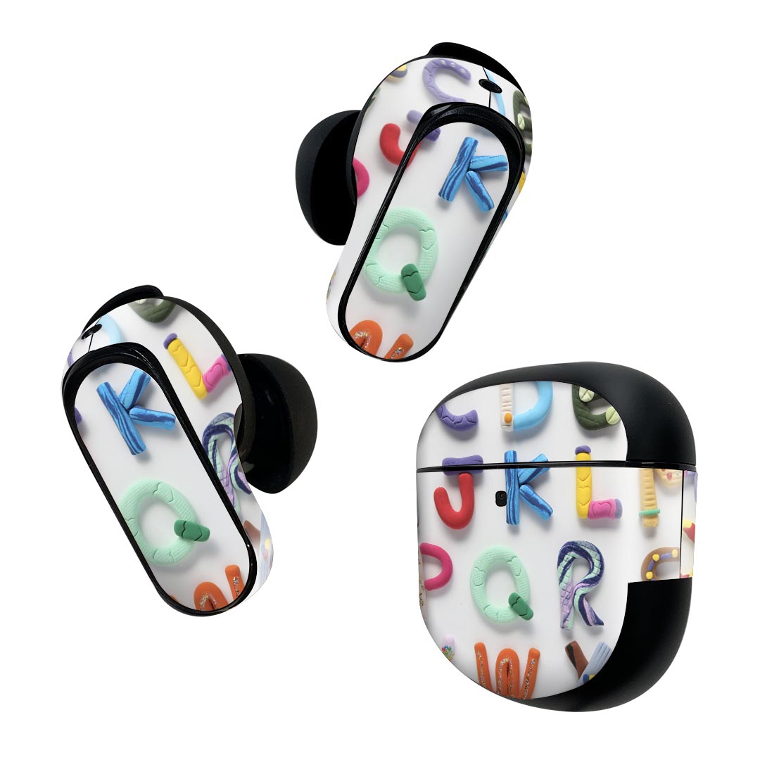 Consumable Goods, Various Parts - Bose QuietComfort Earbuds II 用 スキンシール ボーズ イヤバッズ2 用　ステッカー　本体3セット ケース1セット 保護 フィルム デコ 英語　文字　アルファベット 006701