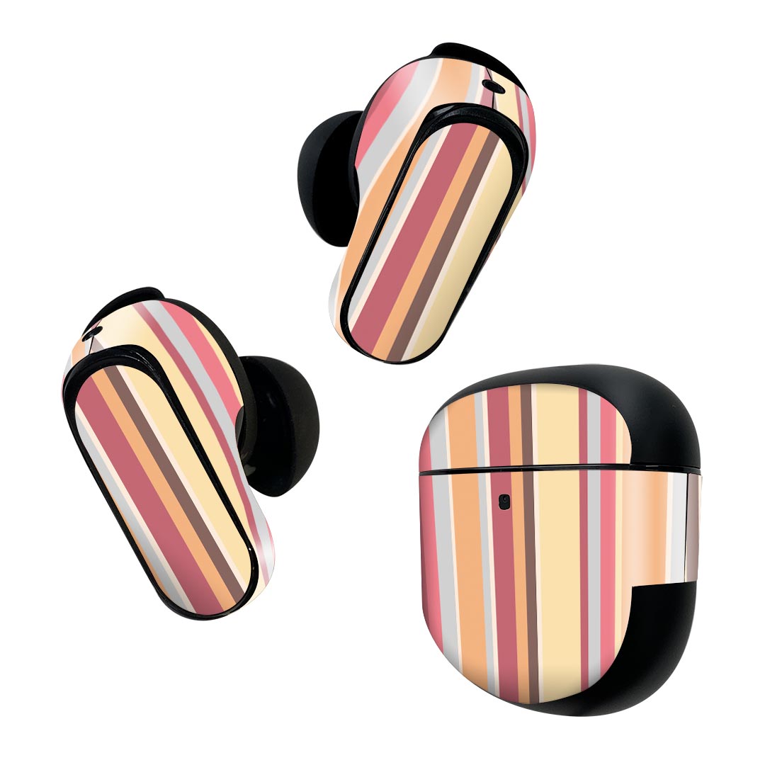 製品名 Bose QuietComfort Earbuds II 専用デザインスキンシール セット内容 Bose QuietComfort Earbuds II 専用シール　イヤホン（左右）3枚、充電ケース用シール 1枚AirPods第3世代専用です。第1?2世代、Proシリーズには対応していません。 商品特徴 再剥離性シートを素材に採用し、細かな位置調整がしやすく貼り直しが容易です。また、エアフリーでもありますので気泡が簡単に逃げるので、キレイに貼ることができます。専用の業務プリンターを使い、商品画像と遜色のない美しい印刷仕上がり。 注意事項 画像はサンプルですので、ご覧の環境によっては多少色味に違いを感じる場合がございます。 イメージと違った、モニターと色味が異なるという理由での交換や返金はご対応出来かねます。スキンシールのみの販売で、機器本体や充電ケース本体は付属しません。シワができた場合、ドライヤーなどで軽く温め、外側に向けてシワを伸ばすように貼ってください。初回貼付時の位置調整や貼り直しは可能ですが、しっかりと押し付けて接着させた後の再剥離、再利用は保証しておりません。また接着部に油分や汚れが付着しますと角の部分は剥がれやすくなりますので、貼付時はあまり触れないようにご注意ください。無地のセミグロスシートにデザインをプリントした商品で、デコなどの加工はございません。 凹凸や光沢があるように見えたり布地や金属を素材にしたように見える商品もありますが、デザインの図版によるものです。印刷時に微妙な画像のズレが生じる場合がございます。ご注文後に1点1点制作する受注生産品の為、不良品以外のご返品や交換は固くお断りします。 商品発送 完全受注生産のハンドメイド商品となりますので、既製品と比べて発送までお時間を頂いています。 基本的に決済確認後2~3営業日、最大で10営業日での発送となります。繁忙期や休業日明けの場合はさらに時間がかかる場合があります。 その際には別途メールにてご連絡致します。メール便の場合、発送日から到着までに2?4日ほどかかる場合が多く、紛失などの保障もご対応できかねます。あらかじめご了承下さい。