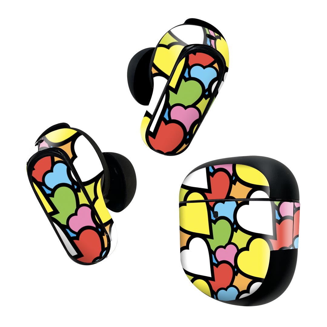 製品名 Bose QuietComfort Earbuds II 専用デザインスキンシール セット内容 Bose QuietComfort Earbuds II 専用シール　イヤホン（左右）3枚、充電ケース用シール 1枚AirPods第3世代専用です。第1?2世代、Proシリーズには対応していません。 商品特徴 再剥離性シートを素材に採用し、細かな位置調整がしやすく貼り直しが容易です。また、エアフリーでもありますので気泡が簡単に逃げるので、キレイに貼ることができます。専用の業務プリンターを使い、商品画像と遜色のない美しい印刷仕上がり。 注意事項 画像はサンプルですので、ご覧の環境によっては多少色味に違いを感じる場合がございます。 イメージと違った、モニターと色味が異なるという理由での交換や返金はご対応出来かねます。スキンシールのみの販売で、機器本体や充電ケース本体は付属しません。シワができた場合、ドライヤーなどで軽く温め、外側に向けてシワを伸ばすように貼ってください。初回貼付時の位置調整や貼り直しは可能ですが、しっかりと押し付けて接着させた後の再剥離、再利用は保証しておりません。また接着部に油分や汚れが付着しますと角の部分は剥がれやすくなりますので、貼付時はあまり触れないようにご注意ください。無地のセミグロスシートにデザインをプリントした商品で、デコなどの加工はございません。 凹凸や光沢があるように見えたり布地や金属を素材にしたように見える商品もありますが、デザインの図版によるものです。印刷時に微妙な画像のズレが生じる場合がございます。ご注文後に1点1点制作する受注生産品の為、不良品以外のご返品や交換は固くお断りします。 商品発送 完全受注生産のハンドメイド商品となりますので、既製品と比べて発送までお時間を頂いています。 基本的に決済確認後2~3営業日、最大で10営業日での発送となります。繁忙期や休業日明けの場合はさらに時間がかかる場合があります。 その際には別途メールにてご連絡致します。メール便の場合、発送日から到着までに2?4日ほどかかる場合が多く、紛失などの保障もご対応できかねます。あらかじめご了承下さい。