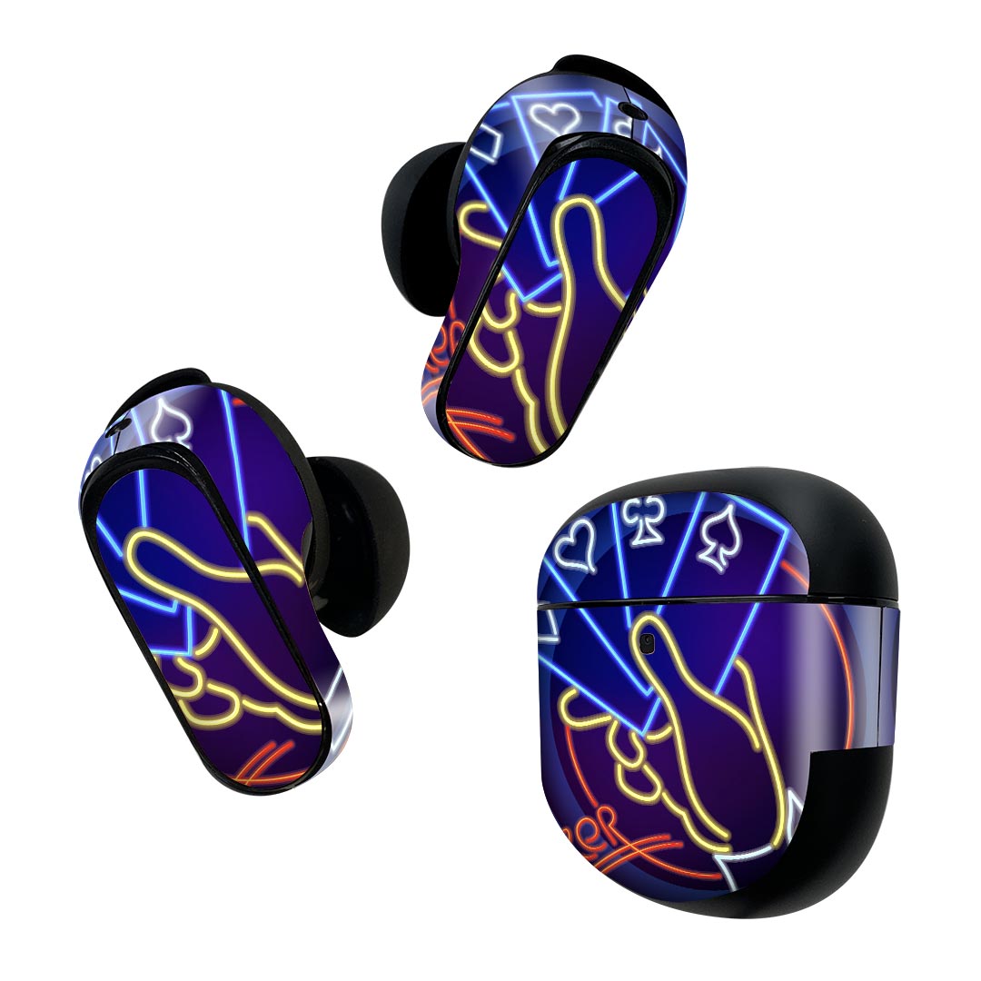 製品名 Bose QuietComfort Earbuds II 専用デザインスキンシール セット内容 Bose QuietComfort Earbuds II 専用シール　イヤホン（左右）3枚、充電ケース用シール 1枚AirPods第3世代専用です。第1?2世代、Proシリーズには対応していません。 商品特徴 再剥離性シートを素材に採用し、細かな位置調整がしやすく貼り直しが容易です。また、エアフリーでもありますので気泡が簡単に逃げるので、キレイに貼ることができます。専用の業務プリンターを使い、商品画像と遜色のない美しい印刷仕上がり。 注意事項 画像はサンプルですので、ご覧の環境によっては多少色味に違いを感じる場合がございます。 イメージと違った、モニターと色味が異なるという理由での交換や返金はご対応出来かねます。スキンシールのみの販売で、機器本体や充電ケース本体は付属しません。シワができた場合、ドライヤーなどで軽く温め、外側に向けてシワを伸ばすように貼ってください。初回貼付時の位置調整や貼り直しは可能ですが、しっかりと押し付けて接着させた後の再剥離、再利用は保証しておりません。また接着部に油分や汚れが付着しますと角の部分は剥がれやすくなりますので、貼付時はあまり触れないようにご注意ください。無地のセミグロスシートにデザインをプリントした商品で、デコなどの加工はございません。 凹凸や光沢があるように見えたり布地や金属を素材にしたように見える商品もありますが、デザインの図版によるものです。印刷時に微妙な画像のズレが生じる場合がございます。ご注文後に1点1点制作する受注生産品の為、不良品以外のご返品や交換は固くお断りします。 商品発送 完全受注生産のハンドメイド商品となりますので、既製品と比べて発送までお時間を頂いています。 基本的に決済確認後2~3営業日、最大で10営業日での発送となります。繁忙期や休業日明けの場合はさらに時間がかかる場合があります。 その際には別途メールにてご連絡致します。メール便の場合、発送日から到着までに2?4日ほどかかる場合が多く、紛失などの保障もご対応できかねます。あらかじめご了承下さい。