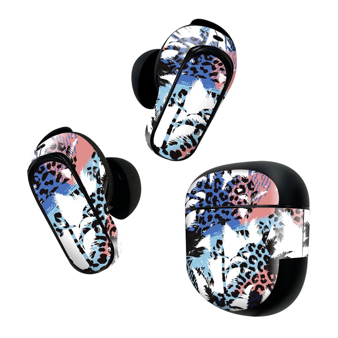 製品名 Bose QuietComfort Earbuds II 専用デザインスキンシール セット内容 Bose QuietComfort Earbuds II 専用シール　イヤホン（左右）3枚、充電ケース用シール 1枚AirPods第3世代専用です。第1?2世代、Proシリーズには対応していません。 商品特徴 再剥離性シートを素材に採用し、細かな位置調整がしやすく貼り直しが容易です。また、エアフリーでもありますので気泡が簡単に逃げるので、キレイに貼ることができます。専用の業務プリンターを使い、商品画像と遜色のない美しい印刷仕上がり。 注意事項 画像はサンプルですので、ご覧の環境によっては多少色味に違いを感じる場合がございます。 イメージと違った、モニターと色味が異なるという理由での交換や返金はご対応出来かねます。スキンシールのみの販売で、機器本体や充電ケース本体は付属しません。シワができた場合、ドライヤーなどで軽く温め、外側に向けてシワを伸ばすように貼ってください。初回貼付時の位置調整や貼り直しは可能ですが、しっかりと押し付けて接着させた後の再剥離、再利用は保証しておりません。また接着部に油分や汚れが付着しますと角の部分は剥がれやすくなりますので、貼付時はあまり触れないようにご注意ください。無地のセミグロスシートにデザインをプリントした商品で、デコなどの加工はございません。 凹凸や光沢があるように見えたり布地や金属を素材にしたように見える商品もありますが、デザインの図版によるものです。印刷時に微妙な画像のズレが生じる場合がございます。ご注文後に1点1点制作する受注生産品の為、不良品以外のご返品や交換は固くお断りします。 商品発送 完全受注生産のハンドメイド商品となりますので、既製品と比べて発送までお時間を頂いています。 基本的に決済確認後2~3営業日、最大で10営業日での発送となります。繁忙期や休業日明けの場合はさらに時間がかかる場合があります。 その際には別途メールにてご連絡致します。メール便の場合、発送日から到着までに2?4日ほどかかる場合が多く、紛失などの保障もご対応できかねます。あらかじめご了承下さい。