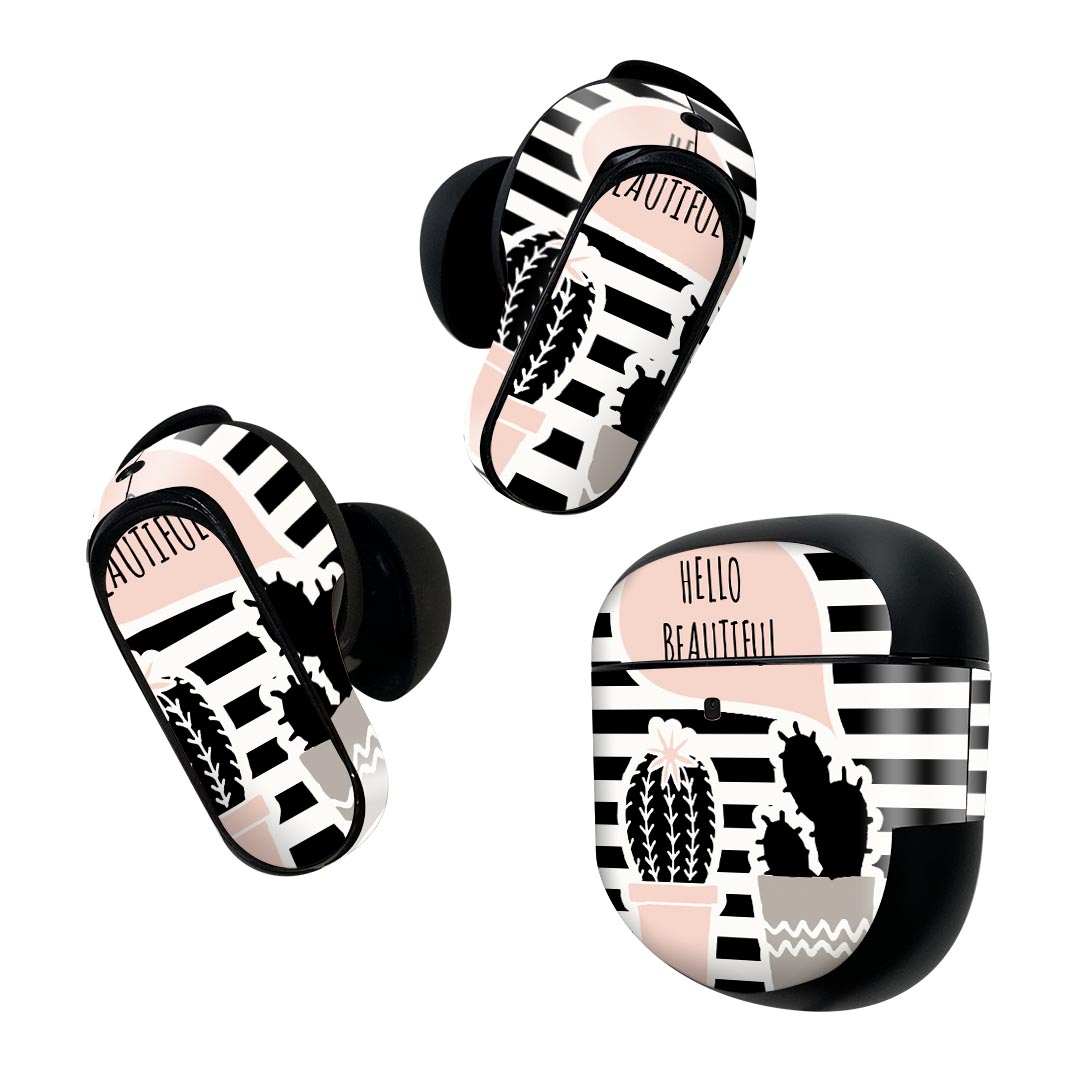 製品名 Bose QuietComfort Earbuds II 専用デザインスキンシール セット内容 Bose QuietComfort Earbuds II 専用シール　イヤホン（左右）3枚、充電ケース用シール 1枚AirPods第3世代専用です。第1?2世代、Proシリーズには対応していません。 商品特徴 再剥離性シートを素材に採用し、細かな位置調整がしやすく貼り直しが容易です。また、エアフリーでもありますので気泡が簡単に逃げるので、キレイに貼ることができます。専用の業務プリンターを使い、商品画像と遜色のない美しい印刷仕上がり。 注意事項 画像はサンプルですので、ご覧の環境によっては多少色味に違いを感じる場合がございます。 イメージと違った、モニターと色味が異なるという理由での交換や返金はご対応出来かねます。スキンシールのみの販売で、機器本体や充電ケース本体は付属しません。シワができた場合、ドライヤーなどで軽く温め、外側に向けてシワを伸ばすように貼ってください。初回貼付時の位置調整や貼り直しは可能ですが、しっかりと押し付けて接着させた後の再剥離、再利用は保証しておりません。また接着部に油分や汚れが付着しますと角の部分は剥がれやすくなりますので、貼付時はあまり触れないようにご注意ください。無地のセミグロスシートにデザインをプリントした商品で、デコなどの加工はございません。 凹凸や光沢があるように見えたり布地や金属を素材にしたように見える商品もありますが、デザインの図版によるものです。印刷時に微妙な画像のズレが生じる場合がございます。ご注文後に1点1点制作する受注生産品の為、不良品以外のご返品や交換は固くお断りします。 商品発送 完全受注生産のハンドメイド商品となりますので、既製品と比べて発送までお時間を頂いています。 基本的に決済確認後2~3営業日、最大で10営業日での発送となります。繁忙期や休業日明けの場合はさらに時間がかかる場合があります。 その際には別途メールにてご連絡致します。メール便の場合、発送日から到着までに2?4日ほどかかる場合が多く、紛失などの保障もご対応できかねます。あらかじめご了承下さい。