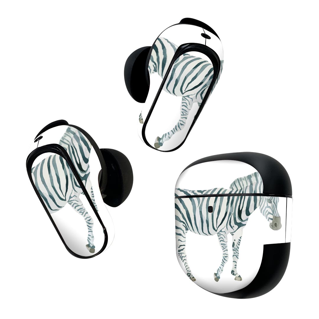 製品名 Bose QuietComfort Earbuds II 専用デザインスキンシール セット内容 Bose QuietComfort Earbuds II 専用シール　イヤホン（左右）3枚、充電ケース用シール 1枚AirPods第3世代専用です。第1?2世代、Proシリーズには対応していません。 商品特徴 再剥離性シートを素材に採用し、細かな位置調整がしやすく貼り直しが容易です。また、エアフリーでもありますので気泡が簡単に逃げるので、キレイに貼ることができます。専用の業務プリンターを使い、商品画像と遜色のない美しい印刷仕上がり。 注意事項 画像はサンプルですので、ご覧の環境によっては多少色味に違いを感じる場合がございます。 イメージと違った、モニターと色味が異なるという理由での交換や返金はご対応出来かねます。スキンシールのみの販売で、機器本体や充電ケース本体は付属しません。シワができた場合、ドライヤーなどで軽く温め、外側に向けてシワを伸ばすように貼ってください。初回貼付時の位置調整や貼り直しは可能ですが、しっかりと押し付けて接着させた後の再剥離、再利用は保証しておりません。また接着部に油分や汚れが付着しますと角の部分は剥がれやすくなりますので、貼付時はあまり触れないようにご注意ください。無地のセミグロスシートにデザインをプリントした商品で、デコなどの加工はございません。 凹凸や光沢があるように見えたり布地や金属を素材にしたように見える商品もありますが、デザインの図版によるものです。印刷時に微妙な画像のズレが生じる場合がございます。ご注文後に1点1点制作する受注生産品の為、不良品以外のご返品や交換は固くお断りします。 商品発送 完全受注生産のハンドメイド商品となりますので、既製品と比べて発送までお時間を頂いています。 基本的に決済確認後2~3営業日、最大で10営業日での発送となります。繁忙期や休業日明けの場合はさらに時間がかかる場合があります。 その際には別途メールにてご連絡致します。メール便の場合、発送日から到着までに2?4日ほどかかる場合が多く、紛失などの保障もご対応できかねます。あらかじめご了承下さい。