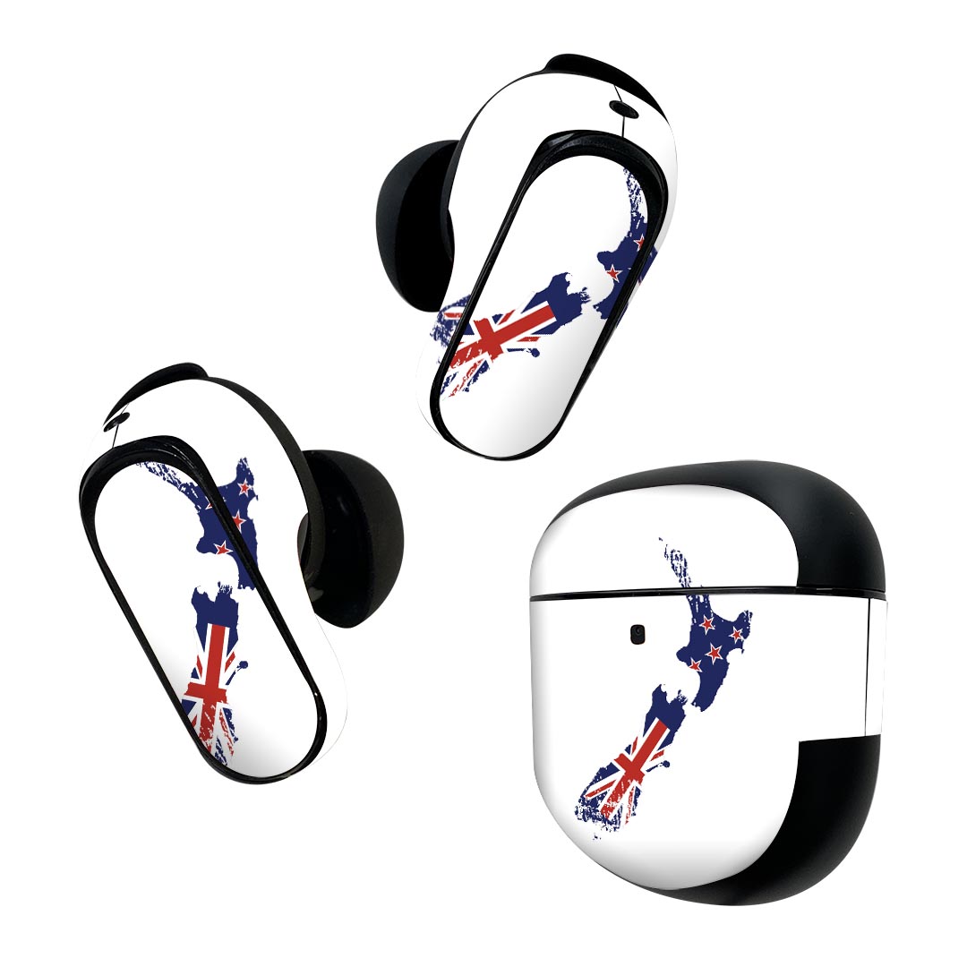 製品名 Bose QuietComfort Earbuds II 専用デザインスキンシール セット内容 Bose QuietComfort Earbuds II 専用シール　イヤホン（左右）3枚、充電ケース用シール 1枚AirPods第3世代専用です。第1?2世代、Proシリーズには対応していません。 商品特徴 再剥離性シートを素材に採用し、細かな位置調整がしやすく貼り直しが容易です。また、エアフリーでもありますので気泡が簡単に逃げるので、キレイに貼ることができます。専用の業務プリンターを使い、商品画像と遜色のない美しい印刷仕上がり。 注意事項 画像はサンプルですので、ご覧の環境によっては多少色味に違いを感じる場合がございます。 イメージと違った、モニターと色味が異なるという理由での交換や返金はご対応出来かねます。スキンシールのみの販売で、機器本体や充電ケース本体は付属しません。シワができた場合、ドライヤーなどで軽く温め、外側に向けてシワを伸ばすように貼ってください。初回貼付時の位置調整や貼り直しは可能ですが、しっかりと押し付けて接着させた後の再剥離、再利用は保証しておりません。また接着部に油分や汚れが付着しますと角の部分は剥がれやすくなりますので、貼付時はあまり触れないようにご注意ください。無地のセミグロスシートにデザインをプリントした商品で、デコなどの加工はございません。 凹凸や光沢があるように見えたり布地や金属を素材にしたように見える商品もありますが、デザインの図版によるものです。印刷時に微妙な画像のズレが生じる場合がございます。ご注文後に1点1点制作する受注生産品の為、不良品以外のご返品や交換は固くお断りします。 商品発送 完全受注生産のハンドメイド商品となりますので、既製品と比べて発送までお時間を頂いています。 基本的に決済確認後2~3営業日、最大で10営業日での発送となります。繁忙期や休業日明けの場合はさらに時間がかかる場合があります。 その際には別途メールにてご連絡致します。メール便の場合、発送日から到着までに2?4日ほどかかる場合が多く、紛失などの保障もご対応できかねます。あらかじめご了承下さい。