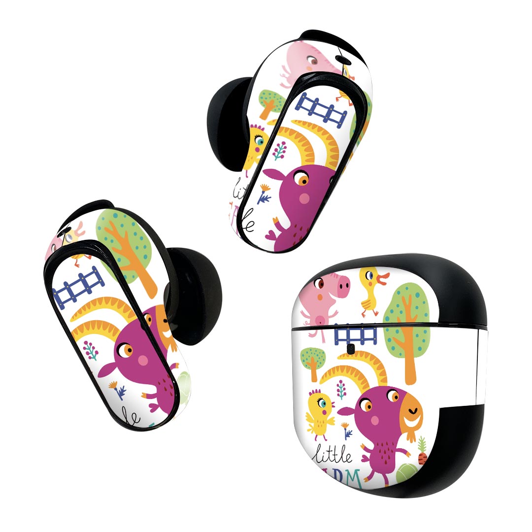 製品名 Bose QuietComfort Earbuds II 専用デザインスキンシール セット内容 Bose QuietComfort Earbuds II 専用シール　イヤホン（左右）3枚、充電ケース用シール 1枚AirPods第3世代専用です。第1?2世代、Proシリーズには対応していません。 商品特徴 再剥離性シートを素材に採用し、細かな位置調整がしやすく貼り直しが容易です。また、エアフリーでもありますので気泡が簡単に逃げるので、キレイに貼ることができます。専用の業務プリンターを使い、商品画像と遜色のない美しい印刷仕上がり。 注意事項 画像はサンプルですので、ご覧の環境によっては多少色味に違いを感じる場合がございます。 イメージと違った、モニターと色味が異なるという理由での交換や返金はご対応出来かねます。スキンシールのみの販売で、機器本体や充電ケース本体は付属しません。シワができた場合、ドライヤーなどで軽く温め、外側に向けてシワを伸ばすように貼ってください。初回貼付時の位置調整や貼り直しは可能ですが、しっかりと押し付けて接着させた後の再剥離、再利用は保証しておりません。また接着部に油分や汚れが付着しますと角の部分は剥がれやすくなりますので、貼付時はあまり触れないようにご注意ください。無地のセミグロスシートにデザインをプリントした商品で、デコなどの加工はございません。 凹凸や光沢があるように見えたり布地や金属を素材にしたように見える商品もありますが、デザインの図版によるものです。印刷時に微妙な画像のズレが生じる場合がございます。ご注文後に1点1点制作する受注生産品の為、不良品以外のご返品や交換は固くお断りします。 商品発送 完全受注生産のハンドメイド商品となりますので、既製品と比べて発送までお時間を頂いています。 基本的に決済確認後2~3営業日、最大で10営業日での発送となります。繁忙期や休業日明けの場合はさらに時間がかかる場合があります。 その際には別途メールにてご連絡致します。メール便の場合、発送日から到着までに2?4日ほどかかる場合が多く、紛失などの保障もご対応できかねます。あらかじめご了承下さい。