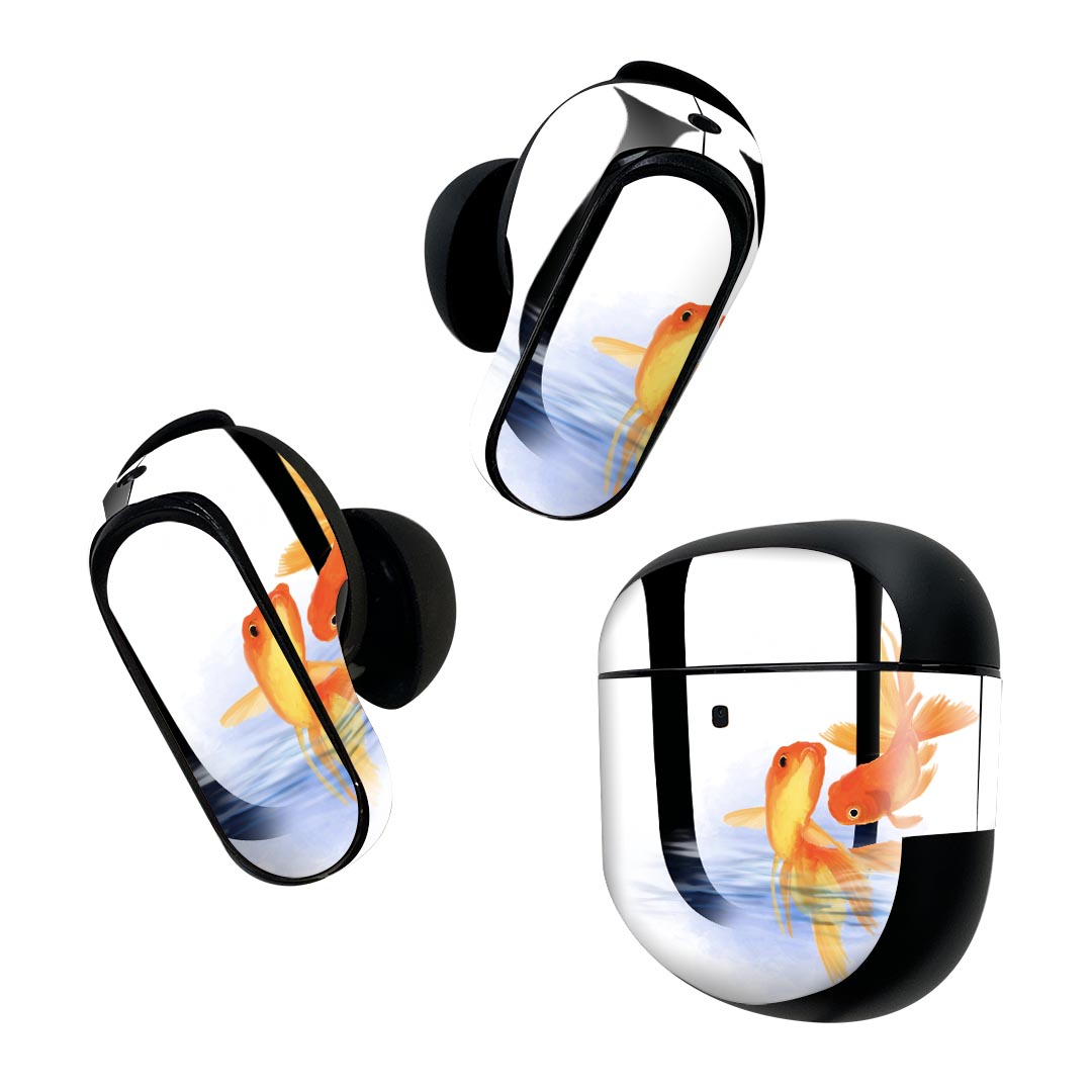 製品名 Bose QuietComfort Earbuds II 専用デザインスキンシール セット内容 Bose QuietComfort Earbuds II 専用シール　イヤホン（左右）3枚、充電ケース用シール 1枚AirPods第3世代専用です。第1?2世代、Proシリーズには対応していません。 商品特徴 再剥離性シートを素材に採用し、細かな位置調整がしやすく貼り直しが容易です。また、エアフリーでもありますので気泡が簡単に逃げるので、キレイに貼ることができます。専用の業務プリンターを使い、商品画像と遜色のない美しい印刷仕上がり。 注意事項 画像はサンプルですので、ご覧の環境によっては多少色味に違いを感じる場合がございます。 イメージと違った、モニターと色味が異なるという理由での交換や返金はご対応出来かねます。スキンシールのみの販売で、機器本体や充電ケース本体は付属しません。シワができた場合、ドライヤーなどで軽く温め、外側に向けてシワを伸ばすように貼ってください。初回貼付時の位置調整や貼り直しは可能ですが、しっかりと押し付けて接着させた後の再剥離、再利用は保証しておりません。また接着部に油分や汚れが付着しますと角の部分は剥がれやすくなりますので、貼付時はあまり触れないようにご注意ください。無地のセミグロスシートにデザインをプリントした商品で、デコなどの加工はございません。 凹凸や光沢があるように見えたり布地や金属を素材にしたように見える商品もありますが、デザインの図版によるものです。印刷時に微妙な画像のズレが生じる場合がございます。ご注文後に1点1点制作する受注生産品の為、不良品以外のご返品や交換は固くお断りします。 商品発送 完全受注生産のハンドメイド商品となりますので、既製品と比べて発送までお時間を頂いています。 基本的に決済確認後2~3営業日、最大で10営業日での発送となります。繁忙期や休業日明けの場合はさらに時間がかかる場合があります。 その際には別途メールにてご連絡致します。メール便の場合、発送日から到着までに2?4日ほどかかる場合が多く、紛失などの保障もご対応できかねます。あらかじめご了承下さい。