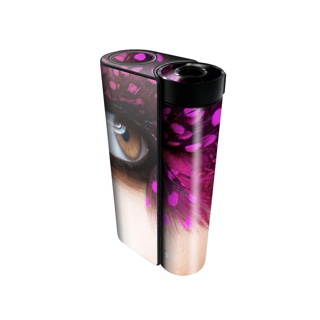 商品特徴・貼るだけでかんたん着せ替え、glo hyperx2 専用デザインスキンシール・高精細プリントで写真と遜色のない仕上がり！半光沢シートでしっとりツヤのある表現力・正面に加え、天面・底面シールがセットで一体感アップ！・ちょっとしたすり傷からglo hyperx2 本体を保護・接着部はエアフリー素材で気泡の心配も軽減・再剥離素材なので貼り付け時の調整も安心注意事項画像はサンプルですので、ご覧の環境によっては多少色味に違いを感じる場合がございます。 イメージと違った、モニターと色味が異なるという理由での交換や返金はご対応出来かねます。スキンシールのみの販売で、glo hyperx2 本体は付属しません。初回貼付時の位置調整や貼り直しは可能ですが、しっかりと押し付けて接着させた後の再剥離、再利用は保証しておりません。また接着部に油分や汚れが付着しますと角の部分は剥がれやすくなりますので、貼付時はあまり触れないようにご注意ください。無地のセミグロスシートにデザインをプリントした商品で、デコなどの加工はございません。 凹凸や光沢があるように見えたり布地や金属を素材にしたように見える商品もありますが、デザインの図版によるものです。印刷時に微妙な画像のズレが生じる場合がございます。ご注文後に1点1点制作する受注生産品の為、不良品以外のご返品や交換は固くお断りします。 発送について完全受注生産のハンドメイド商品となりますので、既製品と比べて発送までお時間を頂いています。 基本的に決済確認後、最大で10営業日での発送となります。繁忙期や休業日明けの場合はさらに時間がかかる場合があります。 その際には別途メールにてご連絡致します。メール便の場合、発送日から到着までに2?4日ほどかかる場合が多く、紛失などの保障もご対応できかねます。あらかじめご了承下さい。