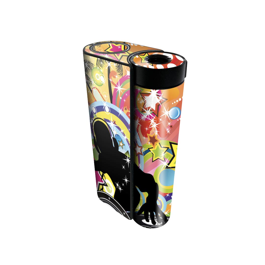 商品特徴・貼るだけでかんたん着せ替え、glo hyperx2 専用デザインスキンシール・高精細プリントで写真と遜色のない仕上がり！半光沢シートでしっとりツヤのある表現力・正面に加え、天面・底面シールがセットで一体感アップ！・ちょっとしたすり傷からglo hyperx2 本体を保護・接着部はエアフリー素材で気泡の心配も軽減・再剥離素材なので貼り付け時の調整も安心注意事項画像はサンプルですので、ご覧の環境によっては多少色味に違いを感じる場合がございます。 イメージと違った、モニターと色味が異なるという理由での交換や返金はご対応出来かねます。スキンシールのみの販売で、glo hyperx2 本体は付属しません。初回貼付時の位置調整や貼り直しは可能ですが、しっかりと押し付けて接着させた後の再剥離、再利用は保証しておりません。また接着部に油分や汚れが付着しますと角の部分は剥がれやすくなりますので、貼付時はあまり触れないようにご注意ください。無地のセミグロスシートにデザインをプリントした商品で、デコなどの加工はございません。 凹凸や光沢があるように見えたり布地や金属を素材にしたように見える商品もありますが、デザインの図版によるものです。印刷時に微妙な画像のズレが生じる場合がございます。ご注文後に1点1点制作する受注生産品の為、不良品以外のご返品や交換は固くお断りします。 発送について完全受注生産のハンドメイド商品となりますので、既製品と比べて発送までお時間を頂いています。 基本的に決済確認後、最大で10営業日での発送となります。繁忙期や休業日明けの場合はさらに時間がかかる場合があります。 その際には別途メールにてご連絡致します。メール便の場合、発送日から到着までに2?4日ほどかかる場合が多く、紛失などの保障もご対応できかねます。あらかじめご了承下さい。