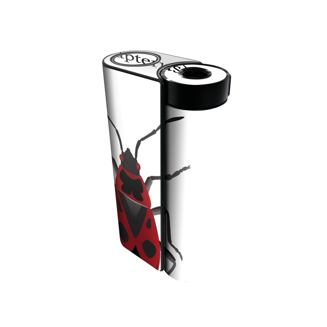 商品特徴・貼るだけでかんたん着せ替え、glo hyperx2 専用デザインスキンシール・高精細プリントで写真と遜色のない仕上がり！半光沢シートでしっとりツヤのある表現力・正面に加え、天面・底面シールがセットで一体感アップ！・ちょっとしたすり傷からglo hyperx2 本体を保護・接着部はエアフリー素材で気泡の心配も軽減・再剥離素材なので貼り付け時の調整も安心注意事項画像はサンプルですので、ご覧の環境によっては多少色味に違いを感じる場合がございます。 イメージと違った、モニターと色味が異なるという理由での交換や返金はご対応出来かねます。スキンシールのみの販売で、glo hyperx2 本体は付属しません。初回貼付時の位置調整や貼り直しは可能ですが、しっかりと押し付けて接着させた後の再剥離、再利用は保証しておりません。また接着部に油分や汚れが付着しますと角の部分は剥がれやすくなりますので、貼付時はあまり触れないようにご注意ください。無地のセミグロスシートにデザインをプリントした商品で、デコなどの加工はございません。 凹凸や光沢があるように見えたり布地や金属を素材にしたように見える商品もありますが、デザインの図版によるものです。印刷時に微妙な画像のズレが生じる場合がございます。ご注文後に1点1点制作する受注生産品の為、不良品以外のご返品や交換は固くお断りします。 発送について完全受注生産のハンドメイド商品となりますので、既製品と比べて発送までお時間を頂いています。 基本的に決済確認後、最大で10営業日での発送となります。繁忙期や休業日明けの場合はさらに時間がかかる場合があります。 その際には別途メールにてご連絡致します。メール便の場合、発送日から到着までに2?4日ほどかかる場合が多く、紛失などの保障もご対応できかねます。あらかじめご了承下さい。