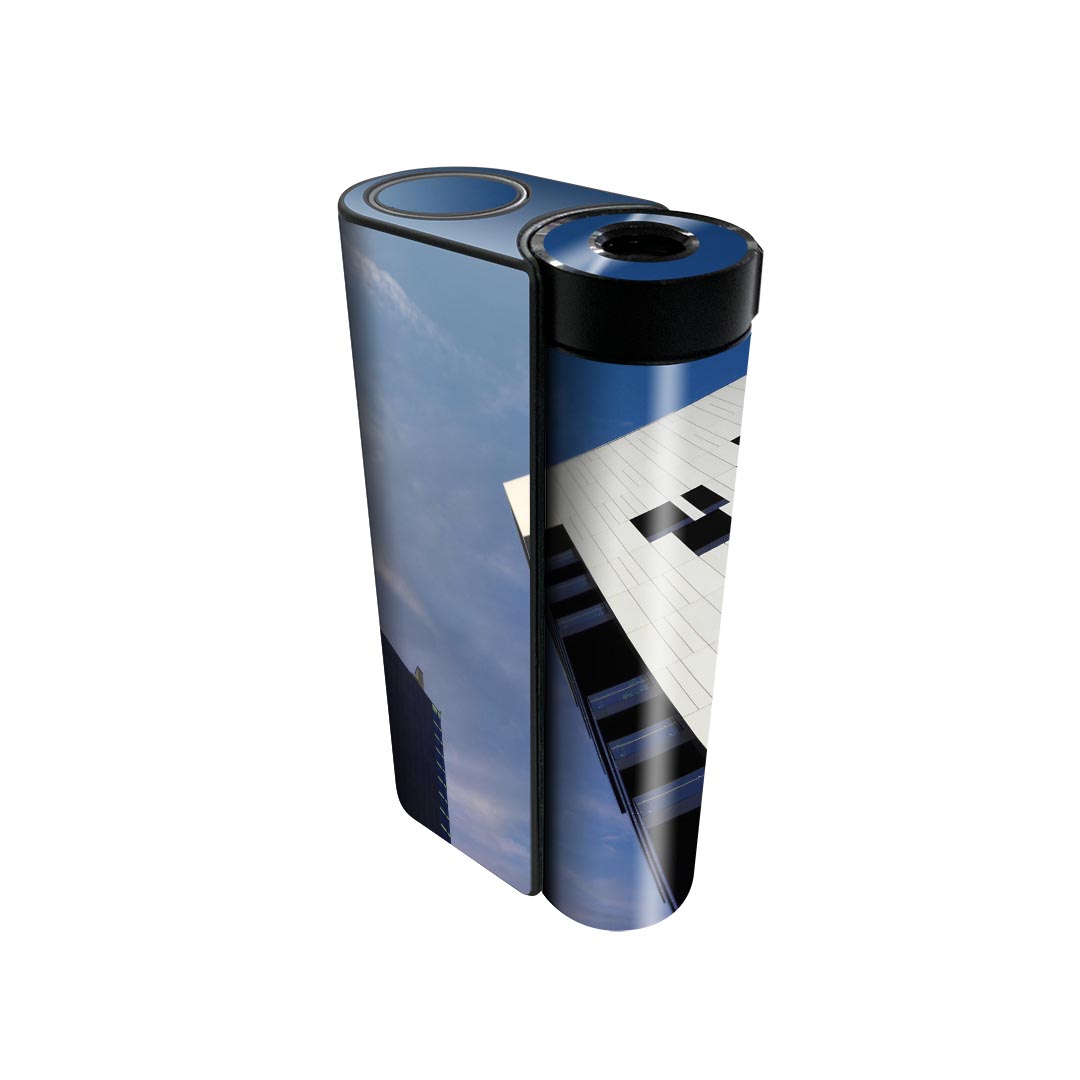 商品特徴・貼るだけでかんたん着せ替え、glo hyperx2 専用デザインスキンシール・高精細プリントで写真と遜色のない仕上がり！半光沢シートでしっとりツヤのある表現力・正面に加え、天面・底面シールがセットで一体感アップ！・ちょっとしたすり傷からglo hyperx2 本体を保護・接着部はエアフリー素材で気泡の心配も軽減・再剥離素材なので貼り付け時の調整も安心注意事項画像はサンプルですので、ご覧の環境によっては多少色味に違いを感じる場合がございます。 イメージと違った、モニターと色味が異なるという理由での交換や返金はご対応出来かねます。スキンシールのみの販売で、glo hyperx2 本体は付属しません。初回貼付時の位置調整や貼り直しは可能ですが、しっかりと押し付けて接着させた後の再剥離、再利用は保証しておりません。また接着部に油分や汚れが付着しますと角の部分は剥がれやすくなりますので、貼付時はあまり触れないようにご注意ください。無地のセミグロスシートにデザインをプリントした商品で、デコなどの加工はございません。 凹凸や光沢があるように見えたり布地や金属を素材にしたように見える商品もありますが、デザインの図版によるものです。印刷時に微妙な画像のズレが生じる場合がございます。ご注文後に1点1点制作する受注生産品の為、不良品以外のご返品や交換は固くお断りします。 発送について完全受注生産のハンドメイド商品となりますので、既製品と比べて発送までお時間を頂いています。 基本的に決済確認後、最大で10営業日での発送となります。繁忙期や休業日明けの場合はさらに時間がかかる場合があります。 その際には別途メールにてご連絡致します。メール便の場合、発送日から到着までに2?4日ほどかかる場合が多く、紛失などの保障もご対応できかねます。あらかじめご了承下さい。