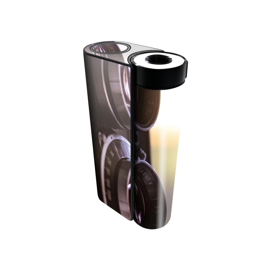 商品特徴・貼るだけでかんたん着せ替え、glo hyperx2 専用デザインスキンシール・高精細プリントで写真と遜色のない仕上がり！半光沢シートでしっとりツヤのある表現力・正面に加え、天面・底面シールがセットで一体感アップ！・ちょっとしたすり...