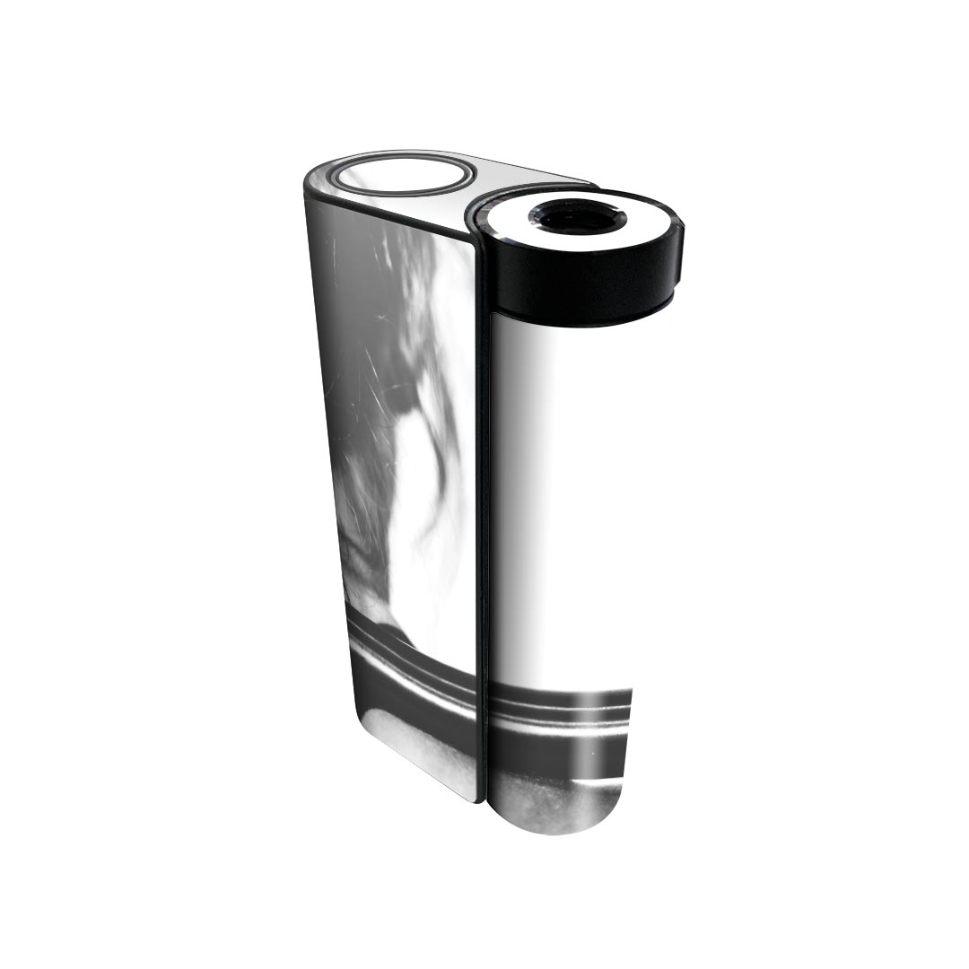 商品特徴・貼るだけでかんたん着せ替え、glo hyperx2 専用デザインスキンシール・高精細プリントで写真と遜色のない仕上がり！半光沢シートでしっとりツヤのある表現力・正面に加え、天面・底面シールがセットで一体感アップ！・ちょっとしたすり傷からglo hyperx2 本体を保護・接着部はエアフリー素材で気泡の心配も軽減・再剥離素材なので貼り付け時の調整も安心注意事項画像はサンプルですので、ご覧の環境によっては多少色味に違いを感じる場合がございます。 イメージと違った、モニターと色味が異なるという理由での交換や返金はご対応出来かねます。スキンシールのみの販売で、glo hyperx2 本体は付属しません。初回貼付時の位置調整や貼り直しは可能ですが、しっかりと押し付けて接着させた後の再剥離、再利用は保証しておりません。また接着部に油分や汚れが付着しますと角の部分は剥がれやすくなりますので、貼付時はあまり触れないようにご注意ください。無地のセミグロスシートにデザインをプリントした商品で、デコなどの加工はございません。 凹凸や光沢があるように見えたり布地や金属を素材にしたように見える商品もありますが、デザインの図版によるものです。印刷時に微妙な画像のズレが生じる場合がございます。ご注文後に1点1点制作する受注生産品の為、不良品以外のご返品や交換は固くお断りします。 発送について完全受注生産のハンドメイド商品となりますので、既製品と比べて発送までお時間を頂いています。 基本的に決済確認後、最大で10営業日での発送となります。繁忙期や休業日明けの場合はさらに時間がかかる場合があります。 その際には別途メールにてご連絡致します。メール便の場合、発送日から到着までに2?4日ほどかかる場合が多く、紛失などの保障もご対応できかねます。あらかじめご了承下さい。