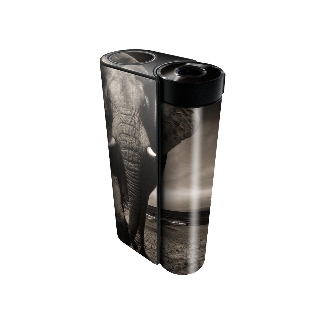 商品特徴・貼るだけでかんたん着せ替え、glo hyperx2 専用デザインスキンシール・高精細プリントで写真と遜色のない仕上がり！半光沢シートでしっとりツヤのある表現力・正面に加え、天面・底面シールがセットで一体感アップ！・ちょっとしたすり...