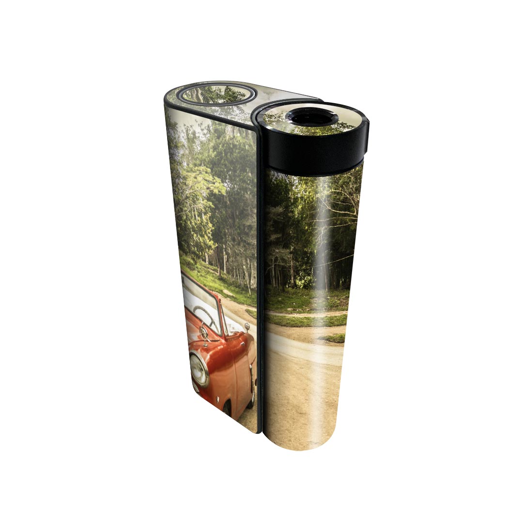 商品特徴・貼るだけでかんたん着せ替え、glo hyperx2 専用デザインスキンシール・高精細プリントで写真と遜色のない仕上がり！半光沢シートでしっとりツヤのある表現力・正面に加え、天面・底面シールがセットで一体感アップ！・ちょっとしたすり傷からglo hyperx2 本体を保護・接着部はエアフリー素材で気泡の心配も軽減・再剥離素材なので貼り付け時の調整も安心注意事項画像はサンプルですので、ご覧の環境によっては多少色味に違いを感じる場合がございます。 イメージと違った、モニターと色味が異なるという理由での交換や返金はご対応出来かねます。スキンシールのみの販売で、glo hyperx2 本体は付属しません。初回貼付時の位置調整や貼り直しは可能ですが、しっかりと押し付けて接着させた後の再剥離、再利用は保証しておりません。また接着部に油分や汚れが付着しますと角の部分は剥がれやすくなりますので、貼付時はあまり触れないようにご注意ください。無地のセミグロスシートにデザインをプリントした商品で、デコなどの加工はございません。 凹凸や光沢があるように見えたり布地や金属を素材にしたように見える商品もありますが、デザインの図版によるものです。印刷時に微妙な画像のズレが生じる場合がございます。ご注文後に1点1点制作する受注生産品の為、不良品以外のご返品や交換は固くお断りします。 発送について完全受注生産のハンドメイド商品となりますので、既製品と比べて発送までお時間を頂いています。 基本的に決済確認後、最大で10営業日での発送となります。繁忙期や休業日明けの場合はさらに時間がかかる場合があります。 その際には別途メールにてご連絡致します。メール便の場合、発送日から到着までに2?4日ほどかかる場合が多く、紛失などの保障もご対応できかねます。あらかじめご了承下さい。