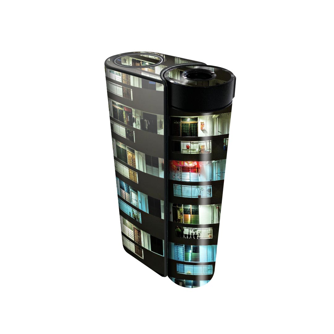 商品特徴・貼るだけでかんたん着せ替え、glo hyperx2 専用デザインスキンシール・高精細プリントで写真と遜色のない仕上がり！半光沢シートでしっとりツヤのある表現力・正面に加え、天面・底面シールがセットで一体感アップ！・ちょっとしたすり...