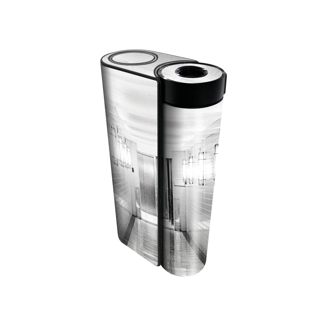 商品特徴・貼るだけでかんたん着せ替え、glo hyperx2 専用デザインスキンシール・高精細プリントで写真と遜色のない仕上がり！半光沢シートでしっとりツヤのある表現力・正面に加え、天面・底面シールがセットで一体感アップ！・ちょっとしたすり傷からglo hyperx2 本体を保護・接着部はエアフリー素材で気泡の心配も軽減・再剥離素材なので貼り付け時の調整も安心注意事項画像はサンプルですので、ご覧の環境によっては多少色味に違いを感じる場合がございます。 イメージと違った、モニターと色味が異なるという理由での交換や返金はご対応出来かねます。スキンシールのみの販売で、glo hyperx2 本体は付属しません。初回貼付時の位置調整や貼り直しは可能ですが、しっかりと押し付けて接着させた後の再剥離、再利用は保証しておりません。また接着部に油分や汚れが付着しますと角の部分は剥がれやすくなりますので、貼付時はあまり触れないようにご注意ください。無地のセミグロスシートにデザインをプリントした商品で、デコなどの加工はございません。 凹凸や光沢があるように見えたり布地や金属を素材にしたように見える商品もありますが、デザインの図版によるものです。印刷時に微妙な画像のズレが生じる場合がございます。ご注文後に1点1点制作する受注生産品の為、不良品以外のご返品や交換は固くお断りします。 発送について完全受注生産のハンドメイド商品となりますので、既製品と比べて発送までお時間を頂いています。 基本的に決済確認後、最大で10営業日での発送となります。繁忙期や休業日明けの場合はさらに時間がかかる場合があります。 その際には別途メールにてご連絡致します。メール便の場合、発送日から到着までに2?4日ほどかかる場合が多く、紛失などの保障もご対応できかねます。あらかじめご了承下さい。