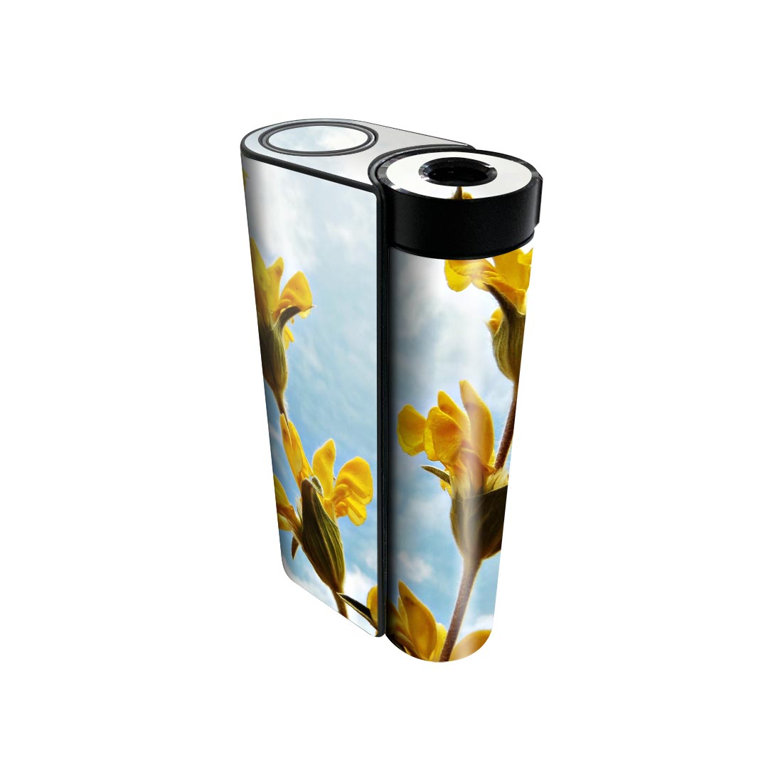 商品特徴・貼るだけでかんたん着せ替え、glo hyperx2 専用デザインスキンシール・高精細プリントで写真と遜色のない仕上がり！半光沢シートでしっとりツヤのある表現力・正面に加え、天面・底面シールがセットで一体感アップ！・ちょっとしたすり...