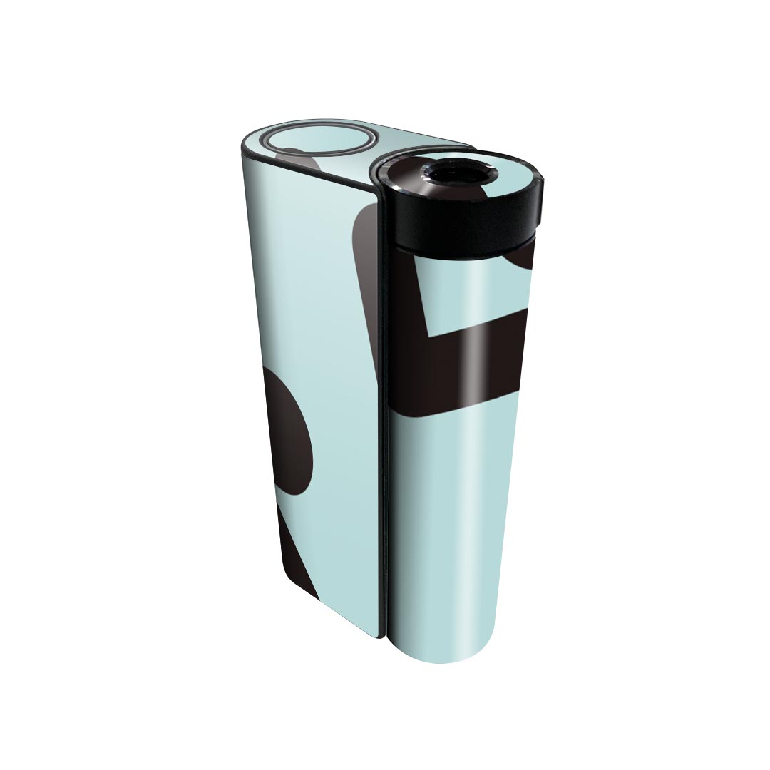 商品特徴・貼るだけでかんたん着せ替え、glo hyperx2 専用デザインスキンシール・高精細プリントで写真と遜色のない仕上がり！半光沢シートでしっとりツヤのある表現力・正面に加え、天面・底面シールがセットで一体感アップ！・ちょっとしたすり傷からglo hyperx2 本体を保護・接着部はエアフリー素材で気泡の心配も軽減・再剥離素材なので貼り付け時の調整も安心注意事項画像はサンプルですので、ご覧の環境によっては多少色味に違いを感じる場合がございます。 イメージと違った、モニターと色味が異なるという理由での交換や返金はご対応出来かねます。スキンシールのみの販売で、glo hyperx2 本体は付属しません。初回貼付時の位置調整や貼り直しは可能ですが、しっかりと押し付けて接着させた後の再剥離、再利用は保証しておりません。また接着部に油分や汚れが付着しますと角の部分は剥がれやすくなりますので、貼付時はあまり触れないようにご注意ください。無地のセミグロスシートにデザインをプリントした商品で、デコなどの加工はございません。 凹凸や光沢があるように見えたり布地や金属を素材にしたように見える商品もありますが、デザインの図版によるものです。印刷時に微妙な画像のズレが生じる場合がございます。ご注文後に1点1点制作する受注生産品の為、不良品以外のご返品や交換は固くお断りします。 発送について完全受注生産のハンドメイド商品となりますので、既製品と比べて発送までお時間を頂いています。 基本的に決済確認後、最大で10営業日での発送となります。繁忙期や休業日明けの場合はさらに時間がかかる場合があります。 その際には別途メールにてご連絡致します。メール便の場合、発送日から到着までに2?4日ほどかかる場合が多く、紛失などの保障もご対応できかねます。あらかじめご了承下さい。