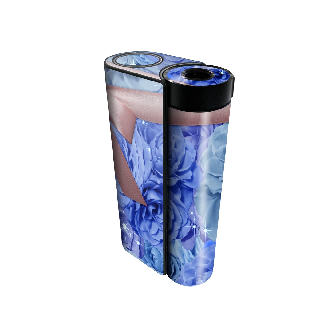 商品特徴・貼るだけでかんたん着せ替え、glo hyperx2 専用デザインスキンシール・高精細プリントで写真と遜色のない仕上がり！半光沢シートでしっとりツヤのある表現力・正面に加え、天面・底面シールがセットで一体感アップ！・ちょっとしたすり傷からglo hyperx2 本体を保護・接着部はエアフリー素材で気泡の心配も軽減・再剥離素材なので貼り付け時の調整も安心注意事項画像はサンプルですので、ご覧の環境によっては多少色味に違いを感じる場合がございます。 イメージと違った、モニターと色味が異なるという理由での交換や返金はご対応出来かねます。スキンシールのみの販売で、glo hyperx2 本体は付属しません。初回貼付時の位置調整や貼り直しは可能ですが、しっかりと押し付けて接着させた後の再剥離、再利用は保証しておりません。また接着部に油分や汚れが付着しますと角の部分は剥がれやすくなりますので、貼付時はあまり触れないようにご注意ください。無地のセミグロスシートにデザインをプリントした商品で、デコなどの加工はございません。 凹凸や光沢があるように見えたり布地や金属を素材にしたように見える商品もありますが、デザインの図版によるものです。印刷時に微妙な画像のズレが生じる場合がございます。ご注文後に1点1点制作する受注生産品の為、不良品以外のご返品や交換は固くお断りします。 発送について完全受注生産のハンドメイド商品となりますので、既製品と比べて発送までお時間を頂いています。 基本的に決済確認後、最大で10営業日での発送となります。繁忙期や休業日明けの場合はさらに時間がかかる場合があります。 その際には別途メールにてご連絡致します。メール便の場合、発送日から到着までに2?4日ほどかかる場合が多く、紛失などの保障もご対応できかねます。あらかじめご了承下さい。