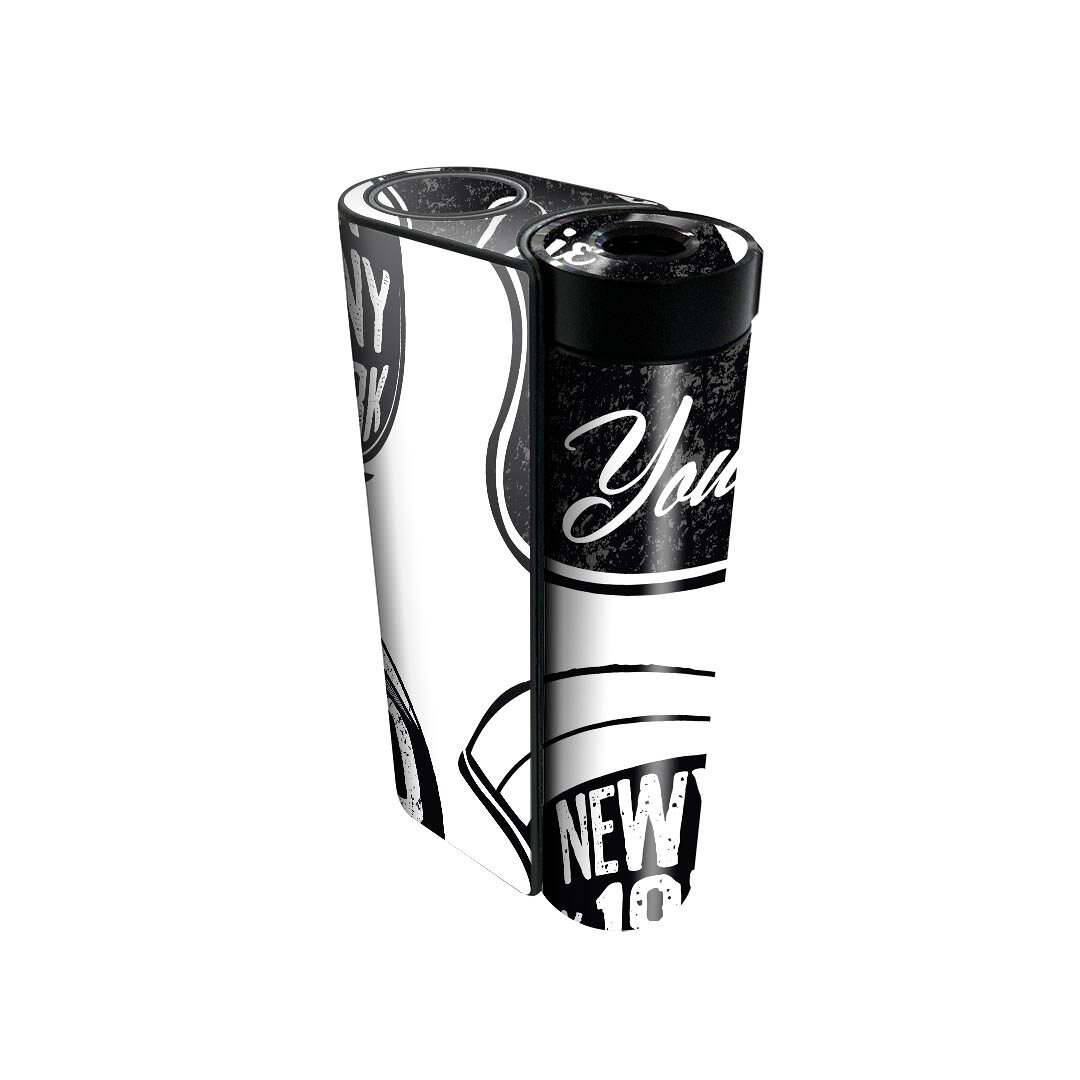 商品特徴・貼るだけでかんたん着せ替え、glo hyperx2 専用デザインスキンシール・高精細プリントで写真と遜色のない仕上がり！半光沢シートでしっとりツヤのある表現力・正面に加え、天面・底面シールがセットで一体感アップ！・ちょっとしたすり傷からglo hyperx2 本体を保護・接着部はエアフリー素材で気泡の心配も軽減・再剥離素材なので貼り付け時の調整も安心注意事項画像はサンプルですので、ご覧の環境によっては多少色味に違いを感じる場合がございます。 イメージと違った、モニターと色味が異なるという理由での交換や返金はご対応出来かねます。スキンシールのみの販売で、glo hyperx2 本体は付属しません。初回貼付時の位置調整や貼り直しは可能ですが、しっかりと押し付けて接着させた後の再剥離、再利用は保証しておりません。また接着部に油分や汚れが付着しますと角の部分は剥がれやすくなりますので、貼付時はあまり触れないようにご注意ください。無地のセミグロスシートにデザインをプリントした商品で、デコなどの加工はございません。 凹凸や光沢があるように見えたり布地や金属を素材にしたように見える商品もありますが、デザインの図版によるものです。印刷時に微妙な画像のズレが生じる場合がございます。ご注文後に1点1点制作する受注生産品の為、不良品以外のご返品や交換は固くお断りします。 発送について完全受注生産のハンドメイド商品となりますので、既製品と比べて発送までお時間を頂いています。 基本的に決済確認後、最大で10営業日での発送となります。繁忙期や休業日明けの場合はさらに時間がかかる場合があります。 その際には別途メールにてご連絡致します。メール便の場合、発送日から到着までに2?4日ほどかかる場合が多く、紛失などの保障もご対応できかねます。あらかじめご了承下さい。