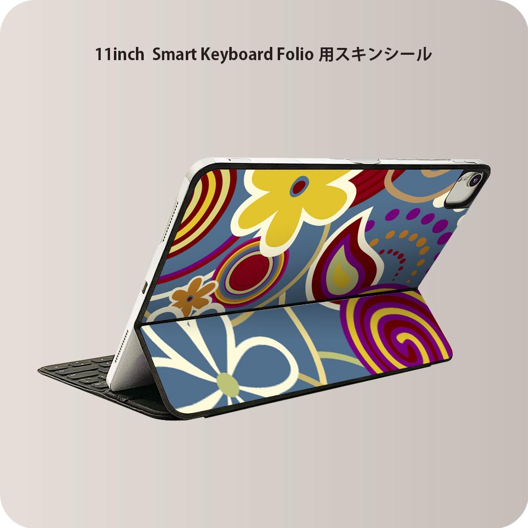 商品特徴・貼るだけでおしゃれに簡単着せ替え、iPad 11inch用 Smart Keyboard Folio 全面デザインスキンシール！・高精細プリントで写真と遜色がない仕上がり！・ちょっとしたすり傷から端末を保護！・「裸で持つ派」の人にはもちろん、お手持ちのクリアケース付けてもOK！・エアフリー素材で気泡の心配も軽減！・貼り直しOK！位置調整も安心！注意事項画像はサンプルです。ご覧の環境によっては多少色味に違いを感じる場合がございます。 イメージと違った、モニターと色味が異なるという理由での交換や返金はご対応出来かねます。端末本体やクリアケースは付属しません。貼付時のずれやカメラ周りの凹凸を考慮してカメラ穴等は少し大きめにカットしています。貼付の際はカメラ穴を基準に位置を合わせてください。カメラ付近の何もないように見える場所に穴が開いていますが、こちらは近接・明るさ感知センサー用の穴です。端末本体に直接貼ることを想定しています。保護フィルムなどの上から貼ると上手く貼れない可能性があります初回貼付時の位置調整や貼り直しは可能ですが、しっかり接着させた後の貼り直しは保証しておりません。こちらは無地のシートにプリントした商品で、デコなどの加工はございません。 凹凸や光沢があるように見えたり布地や金属を素材にしたように見える商品もありますが、図版によるものです。印刷カメラ穴の位置にわずかなズレが生じる場合がございます。ご注文後に1点1点制作する受注生産品のため、不良品以外のご返品や交換は固くお断り致します。 機種間違いも保証対象外となりますため、ご注文の際は必ず機種をご確認下さい。発送について完全受注生産のハンドメイド商品となりますので、既製品と比べて発送までお時間を頂いています。 基本的に決済確認後、2?3営業日、最大で10営業日での発送となります。繁忙期や休業日明けの場合はさらに時間がかかる場合があります。 その際には別途メールにてご連絡致します。メール便の場合、発送日から到着までに2?4日ほどかかる場合が多く、紛失などの保障もご対応できかねます。あらかじめご了承下さい。
