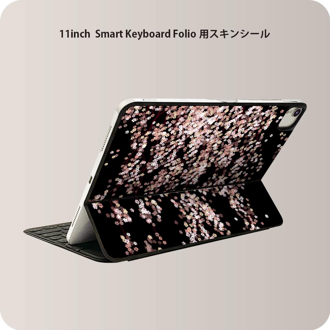 商品特徴・貼るだけでおしゃれに簡単着せ替え、iPad 11inch用 Smart Keyboard Folio 全面デザインスキンシール！・高精細プリントで写真と遜色がない仕上がり！・ちょっとしたすり傷から端末を保護！・「裸で持つ派」の人にはもちろん、お手持ちのクリアケース付けてもOK！・エアフリー素材で気泡の心配も軽減！・貼り直しOK！位置調整も安心！注意事項画像はサンプルです。ご覧の環境によっては多少色味に違いを感じる場合がございます。 イメージと違った、モニターと色味が異なるという理由での交換や返金はご対応出来かねます。端末本体やクリアケースは付属しません。貼付時のずれやカメラ周りの凹凸を考慮してカメラ穴等は少し大きめにカットしています。貼付の際はカメラ穴を基準に位置を合わせてください。カメラ付近の何もないように見える場所に穴が開いていますが、こちらは近接・明るさ感知センサー用の穴です。端末本体に直接貼ることを想定しています。保護フィルムなどの上から貼ると上手く貼れない可能性があります初回貼付時の位置調整や貼り直しは可能ですが、しっかり接着させた後の貼り直しは保証しておりません。こちらは無地のシートにプリントした商品で、デコなどの加工はございません。 凹凸や光沢があるように見えたり布地や金属を素材にしたように見える商品もありますが、図版によるものです。印刷カメラ穴の位置にわずかなズレが生じる場合がございます。ご注文後に1点1点制作する受注生産品のため、不良品以外のご返品や交換は固くお断り致します。 機種間違いも保証対象外となりますため、ご注文の際は必ず機種をご確認下さい。発送について完全受注生産のハンドメイド商品となりますので、既製品と比べて発送までお時間を頂いています。 基本的に決済確認後、2?3営業日、最大で10営業日での発送となります。繁忙期や休業日明けの場合はさらに時間がかかる場合があります。 その際には別途メールにてご連絡致します。メール便の場合、発送日から到着までに2?4日ほどかかる場合が多く、紛失などの保障もご対応できかねます。あらかじめご了承下さい。