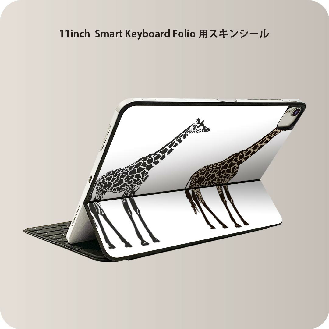 商品特徴・貼るだけでおしゃれに簡単着せ替え、iPad 11inch用 Smart Keyboard Folio 全面デザインスキンシール！・高精細プリントで写真と遜色がない仕上がり！・ちょっとしたすり傷から端末を保護！・「裸で持つ派」の人にはもちろん、お手持ちのクリアケース付けてもOK！・エアフリー素材で気泡の心配も軽減！・貼り直しOK！位置調整も安心！注意事項画像はサンプルです。ご覧の環境によっては多少色味に違いを感じる場合がございます。 イメージと違った、モニターと色味が異なるという理由での交換や返金はご対応出来かねます。端末本体やクリアケースは付属しません。貼付時のずれやカメラ周りの凹凸を考慮してカメラ穴等は少し大きめにカットしています。貼付の際はカメラ穴を基準に位置を合わせてください。カメラ付近の何もないように見える場所に穴が開いていますが、こちらは近接・明るさ感知センサー用の穴です。端末本体に直接貼ることを想定しています。保護フィルムなどの上から貼ると上手く貼れない可能性があります初回貼付時の位置調整や貼り直しは可能ですが、しっかり接着させた後の貼り直しは保証しておりません。こちらは無地のシートにプリントした商品で、デコなどの加工はございません。 凹凸や光沢があるように見えたり布地や金属を素材にしたように見える商品もありますが、図版によるものです。印刷カメラ穴の位置にわずかなズレが生じる場合がございます。ご注文後に1点1点制作する受注生産品のため、不良品以外のご返品や交換は固くお断り致します。 機種間違いも保証対象外となりますため、ご注文の際は必ず機種をご確認下さい。発送について完全受注生産のハンドメイド商品となりますので、既製品と比べて発送までお時間を頂いています。 基本的に決済確認後、2?3営業日、最大で10営業日での発送となります。繁忙期や休業日明けの場合はさらに時間がかかる場合があります。 その際には別途メールにてご連絡致します。メール便の場合、発送日から到着までに2?4日ほどかかる場合が多く、紛失などの保障もご対応できかねます。あらかじめご了承下さい。
