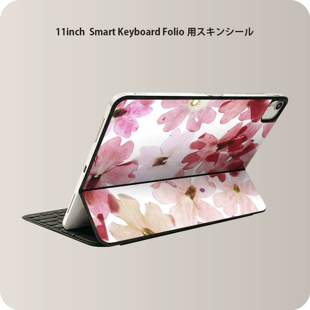 商品特徴・貼るだけでおしゃれに簡単着せ替え、iPad 11inch用 Smart Keyboard Folio 全面デザインスキンシール！・高精細プリントで写真と遜色がない仕上がり！・ちょっとしたすり傷から端末を保護！・「裸で持つ派」の人にはもちろん、お手持ちのクリアケース付けてもOK！・エアフリー素材で気泡の心配も軽減！・貼り直しOK！位置調整も安心！注意事項画像はサンプルです。ご覧の環境によっては多少色味に違いを感じる場合がございます。 イメージと違った、モニターと色味が異なるという理由での交換や返金はご対応出来かねます。端末本体やクリアケースは付属しません。貼付時のずれやカメラ周りの凹凸を考慮してカメラ穴等は少し大きめにカットしています。貼付の際はカメラ穴を基準に位置を合わせてください。カメラ付近の何もないように見える場所に穴が開いていますが、こちらは近接・明るさ感知センサー用の穴です。端末本体に直接貼ることを想定しています。保護フィルムなどの上から貼ると上手く貼れない可能性があります初回貼付時の位置調整や貼り直しは可能ですが、しっかり接着させた後の貼り直しは保証しておりません。こちらは無地のシートにプリントした商品で、デコなどの加工はございません。 凹凸や光沢があるように見えたり布地や金属を素材にしたように見える商品もありますが、図版によるものです。印刷カメラ穴の位置にわずかなズレが生じる場合がございます。ご注文後に1点1点制作する受注生産品のため、不良品以外のご返品や交換は固くお断り致します。 機種間違いも保証対象外となりますため、ご注文の際は必ず機種をご確認下さい。発送について完全受注生産のハンドメイド商品となりますので、既製品と比べて発送までお時間を頂いています。 基本的に決済確認後、2?3営業日、最大で10営業日での発送となります。繁忙期や休業日明けの場合はさらに時間がかかる場合があります。 その際には別途メールにてご連絡致します。メール便の場合、発送日から到着までに2?4日ほどかかる場合が多く、紛失などの保障もご対応できかねます。あらかじめご了承下さい。