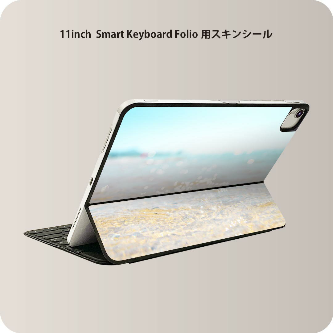 商品特徴・貼るだけでおしゃれに簡単着せ替え、iPad 11inch用 Smart Keyboard Folio 全面デザインスキンシール！・高精細プリントで写真と遜色がない仕上がり！・ちょっとしたすり傷から端末を保護！・「裸で持つ派」の人にはもちろん、お手持ちのクリアケース付けてもOK！・エアフリー素材で気泡の心配も軽減！・貼り直しOK！位置調整も安心！注意事項画像はサンプルです。ご覧の環境によっては多少色味に違いを感じる場合がございます。 イメージと違った、モニターと色味が異なるという理由での交換や返金はご対応出来かねます。端末本体やクリアケースは付属しません。貼付時のずれやカメラ周りの凹凸を考慮してカメラ穴等は少し大きめにカットしています。貼付の際はカメラ穴を基準に位置を合わせてください。カメラ付近の何もないように見える場所に穴が開いていますが、こちらは近接・明るさ感知センサー用の穴です。端末本体に直接貼ることを想定しています。保護フィルムなどの上から貼ると上手く貼れない可能性があります初回貼付時の位置調整や貼り直しは可能ですが、しっかり接着させた後の貼り直しは保証しておりません。こちらは無地のシートにプリントした商品で、デコなどの加工はございません。 凹凸や光沢があるように見えたり布地や金属を素材にしたように見える商品もありますが、図版によるものです。印刷カメラ穴の位置にわずかなズレが生じる場合がございます。ご注文後に1点1点制作する受注生産品のため、不良品以外のご返品や交換は固くお断り致します。 機種間違いも保証対象外となりますため、ご注文の際は必ず機種をご確認下さい。発送について完全受注生産のハンドメイド商品となりますので、既製品と比べて発送までお時間を頂いています。 基本的に決済確認後、2?3営業日、最大で10営業日での発送となります。繁忙期や休業日明けの場合はさらに時間がかかる場合があります。 その際には別途メールにてご連絡致します。メール便の場合、発送日から到着までに2?4日ほどかかる場合が多く、紛失などの保障もご対応できかねます。あらかじめご了承下さい。