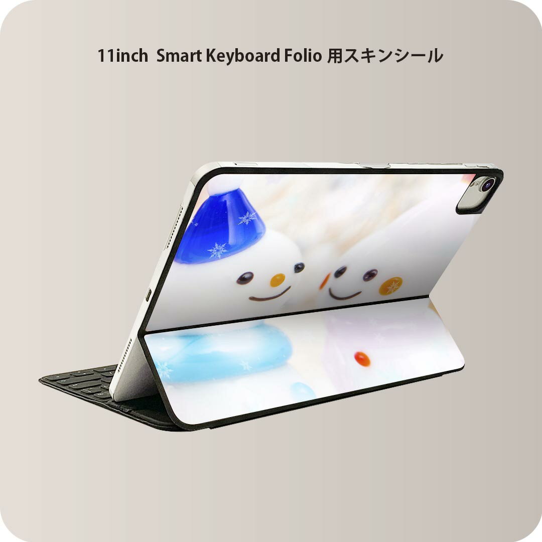 商品特徴・貼るだけでおしゃれに簡単着せ替え、iPad 11inch用 Smart Keyboard Folio 全面デザインスキンシール！・高精細プリントで写真と遜色がない仕上がり！・ちょっとしたすり傷から端末を保護！・「裸で持つ派」の人にはもちろん、お手持ちのクリアケース付けてもOK！・エアフリー素材で気泡の心配も軽減！・貼り直しOK！位置調整も安心！注意事項画像はサンプルです。ご覧の環境によっては多少色味に違いを感じる場合がございます。 イメージと違った、モニターと色味が異なるという理由での交換や返金はご対応出来かねます。端末本体やクリアケースは付属しません。貼付時のずれやカメラ周りの凹凸を考慮してカメラ穴等は少し大きめにカットしています。貼付の際はカメラ穴を基準に位置を合わせてください。カメラ付近の何もないように見える場所に穴が開いていますが、こちらは近接・明るさ感知センサー用の穴です。端末本体に直接貼ることを想定しています。保護フィルムなどの上から貼ると上手く貼れない可能性があります初回貼付時の位置調整や貼り直しは可能ですが、しっかり接着させた後の貼り直しは保証しておりません。こちらは無地のシートにプリントした商品で、デコなどの加工はございません。 凹凸や光沢があるように見えたり布地や金属を素材にしたように見える商品もありますが、図版によるものです。印刷カメラ穴の位置にわずかなズレが生じる場合がございます。ご注文後に1点1点制作する受注生産品のため、不良品以外のご返品や交換は固くお断り致します。 機種間違いも保証対象外となりますため、ご注文の際は必ず機種をご確認下さい。発送について完全受注生産のハンドメイド商品となりますので、既製品と比べて発送までお時間を頂いています。 基本的に決済確認後、2?3営業日、最大で10営業日での発送となります。繁忙期や休業日明けの場合はさらに時間がかかる場合があります。 その際には別途メールにてご連絡致します。メール便の場合、発送日から到着までに2?4日ほどかかる場合が多く、紛失などの保障もご対応できかねます。あらかじめご了承下さい。