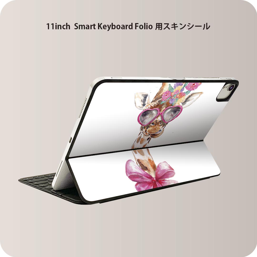 商品特徴・貼るだけでおしゃれに簡単着せ替え、iPad 11inch用 Smart Keyboard Folio 全面デザインスキンシール！・高精細プリントで写真と遜色がない仕上がり！・ちょっとしたすり傷から端末を保護！・「裸で持つ派」の人にはもちろん、お手持ちのクリアケース付けてもOK！・エアフリー素材で気泡の心配も軽減！・貼り直しOK！位置調整も安心！注意事項画像はサンプルです。ご覧の環境によっては多少色味に違いを感じる場合がございます。 イメージと違った、モニターと色味が異なるという理由での交換や返金はご対応出来かねます。端末本体やクリアケースは付属しません。貼付時のずれやカメラ周りの凹凸を考慮してカメラ穴等は少し大きめにカットしています。貼付の際はカメラ穴を基準に位置を合わせてください。カメラ付近の何もないように見える場所に穴が開いていますが、こちらは近接・明るさ感知センサー用の穴です。端末本体に直接貼ることを想定しています。保護フィルムなどの上から貼ると上手く貼れない可能性があります初回貼付時の位置調整や貼り直しは可能ですが、しっかり接着させた後の貼り直しは保証しておりません。こちらは無地のシートにプリントした商品で、デコなどの加工はございません。 凹凸や光沢があるように見えたり布地や金属を素材にしたように見える商品もありますが、図版によるものです。印刷カメラ穴の位置にわずかなズレが生じる場合がございます。ご注文後に1点1点制作する受注生産品のため、不良品以外のご返品や交換は固くお断り致します。 機種間違いも保証対象外となりますため、ご注文の際は必ず機種をご確認下さい。発送について完全受注生産のハンドメイド商品となりますので、既製品と比べて発送までお時間を頂いています。 基本的に決済確認後、2?3営業日、最大で10営業日での発送となります。繁忙期や休業日明けの場合はさらに時間がかかる場合があります。 その際には別途メールにてご連絡致します。メール便の場合、発送日から到着までに2?4日ほどかかる場合が多く、紛失などの保障もご対応できかねます。あらかじめご了承下さい。