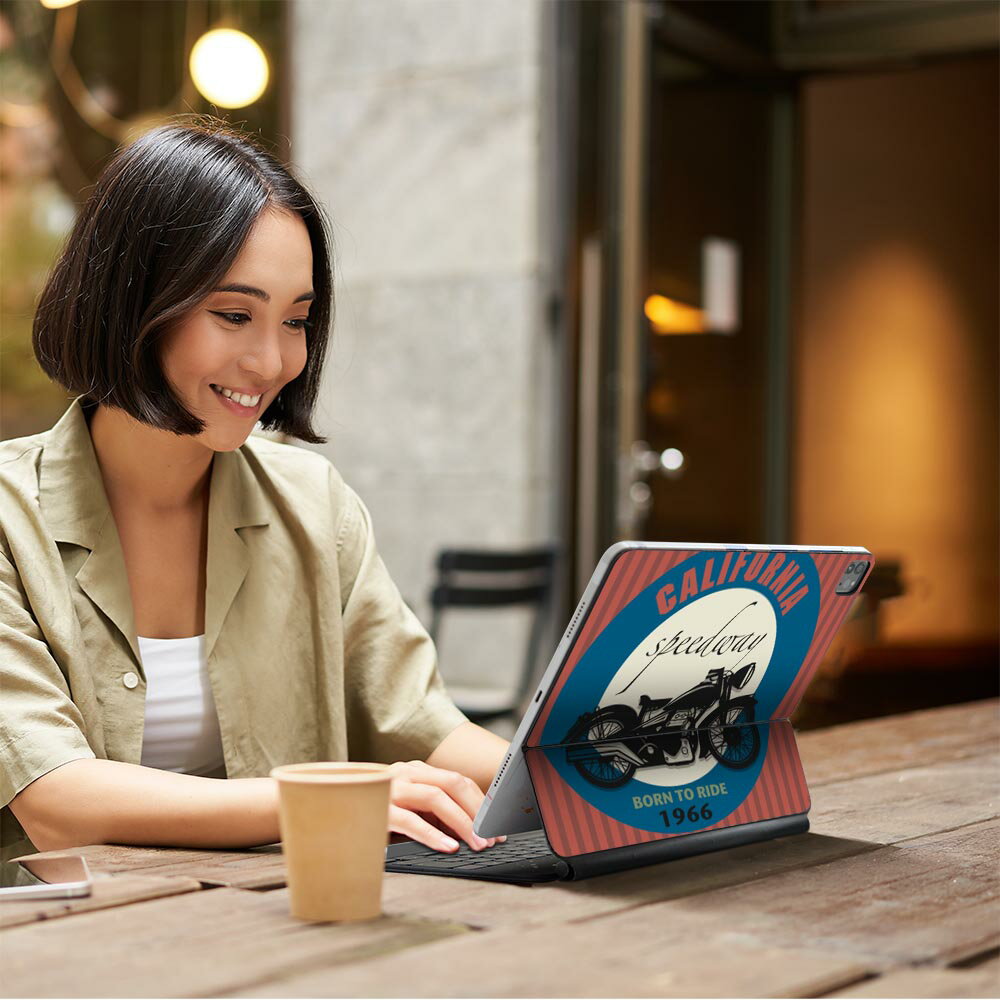 Magic Keyboard 12.9インチ iPad Pro（第4世代、第5世代、第6世代）対応 apple アップル アイパッド 全面スキンシール フル 前面 背面 保護シール 人気 イラスト　バイク　英語 006588 2