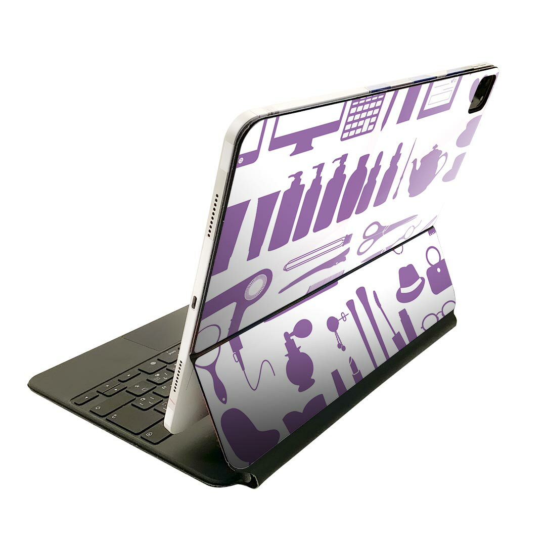 商品特徴・貼るだけでおしゃれに簡単着せ替え、Magic Keyboard 全面デザインスキンシール！・高精細プリントで写真と遜色がない仕上がり！・ちょっとしたすり傷から端末を保護！・「裸で持つ派」の人にはもちろん、お手持ちのクリアケース付けてもOK！・エアフリー素材で気泡の心配も軽減！・貼り直しOK！位置調整も安心！注意事項画像はサンプルです。ご覧の環境によっては多少色味に違いを感じる場合がございます。 イメージと違った、モニターと色味が異なるという理由での交換や返金はご対応出来かねます。端末本体やクリアケースは付属しません。貼付時のずれやカメラ周りの凹凸を考慮してカメラ穴等は少し大きめにカットしています。貼付の際はカメラ穴を基準に位置を合わせてください。カメラ付近の何もないように見える場所に穴が開いていますが、こちらは近接・明るさ感知センサー用の穴です。端末本体に直接貼ることを想定しています。保護フィルムなどの上から貼ると上手く貼れない可能性があります初回貼付時の位置調整や貼り直しは可能ですが、しっかり接着させた後の貼り直しは保証しておりません。こちらは無地のシートにプリントした商品で、デコなどの加工はございません。 凹凸や光沢があるように見えたり布地や金属を素材にしたように見える商品もありますが、図版によるものです。印刷カメラ穴の位置にわずかなズレが生じる場合がございます。ご注文後に1点1点制作する受注生産品のため、不良品以外のご返品や交換は固くお断り致します。 機種間違いも保証対象外となりますため、ご注文の際は必ず機種をご確認下さい。発送について完全受注生産のハンドメイド商品となりますので、既製品と比べて発送までお時間を頂いています。 基本的に決済確認後、2?3営業日、最大で10営業日での発送となります。繁忙期や休業日明けの場合はさらに時間がかかる場合があります。 その際には別途メールにてご連絡致します。メール便の場合、発送日から到着までに2?4日ほどかかる場合が多く、紛失などの保障もご対応できかねます。あらかじめご了承下さい。