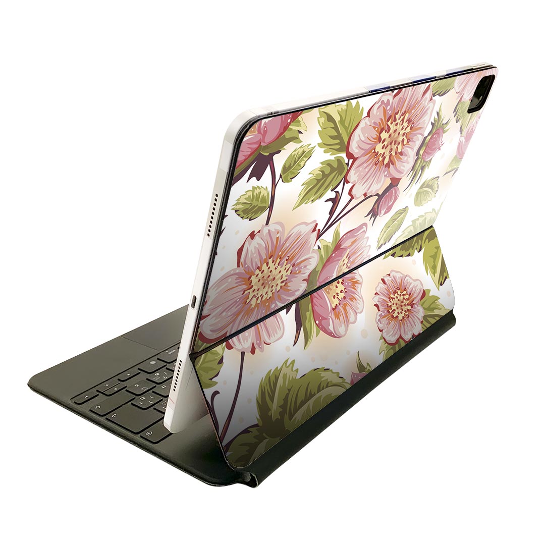 商品特徴・貼るだけでおしゃれに簡単着せ替え、Magic Keyboard 全面デザインスキンシール！・高精細プリントで写真と遜色がない仕上がり！・ちょっとしたすり傷から端末を保護！・「裸で持つ派」の人にはもちろん、お手持ちのクリアケース付けてもOK！・エアフリー素材で気泡の心配も軽減！・貼り直しOK！位置調整も安心！注意事項画像はサンプルです。ご覧の環境によっては多少色味に違いを感じる場合がございます。 イメージと違った、モニターと色味が異なるという理由での交換や返金はご対応出来かねます。端末本体やクリアケースは付属しません。貼付時のずれやカメラ周りの凹凸を考慮してカメラ穴等は少し大きめにカットしています。貼付の際はカメラ穴を基準に位置を合わせてください。カメラ付近の何もないように見える場所に穴が開いていますが、こちらは近接・明るさ感知センサー用の穴です。端末本体に直接貼ることを想定しています。保護フィルムなどの上から貼ると上手く貼れない可能性があります初回貼付時の位置調整や貼り直しは可能ですが、しっかり接着させた後の貼り直しは保証しておりません。こちらは無地のシートにプリントした商品で、デコなどの加工はございません。 凹凸や光沢があるように見えたり布地や金属を素材にしたように見える商品もありますが、図版によるものです。印刷カメラ穴の位置にわずかなズレが生じる場合がございます。ご注文後に1点1点制作する受注生産品のため、不良品以外のご返品や交換は固くお断り致します。 機種間違いも保証対象外となりますため、ご注文の際は必ず機種をご確認下さい。発送について完全受注生産のハンドメイド商品となりますので、既製品と比べて発送までお時間を頂いています。 基本的に決済確認後、2?3営業日、最大で10営業日での発送となります。繁忙期や休業日明けの場合はさらに時間がかかる場合があります。 その際には別途メールにてご連絡致します。メール便の場合、発送日から到着までに2?4日ほどかかる場合が多く、紛失などの保障もご対応できかねます。あらかじめご了承下さい。