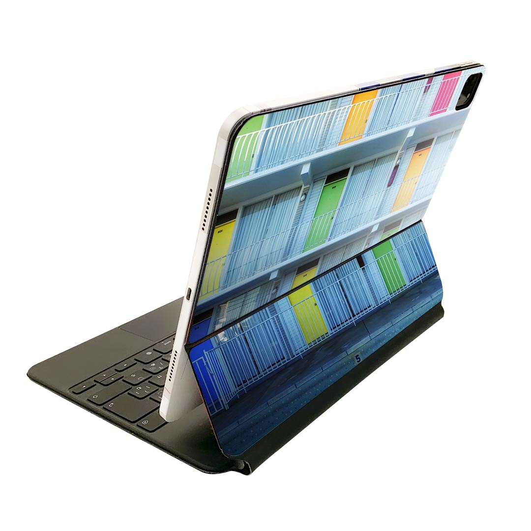 Magic Keyboard 用 スキンシール 11インチ iPad Pro用 第1-4世代 iPad Air 第4-5世代 対応 全面スキンシール フル 前面 背面 保護シール 人気 025723 ドア 写真 カラフル 建物