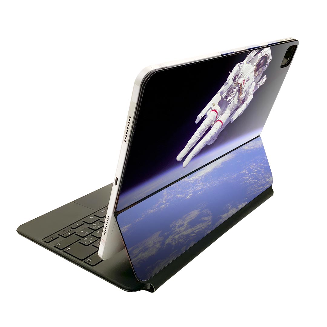 商品特徴・貼るだけでおしゃれに簡単着せ替え、Magic Keyboard 全面デザインスキンシール！・高精細プリントで写真と遜色がない仕上がり！・ちょっとしたすり傷から端末を保護！・「裸で持つ派」の人にはもちろん、お手持ちのクリアケース付け...