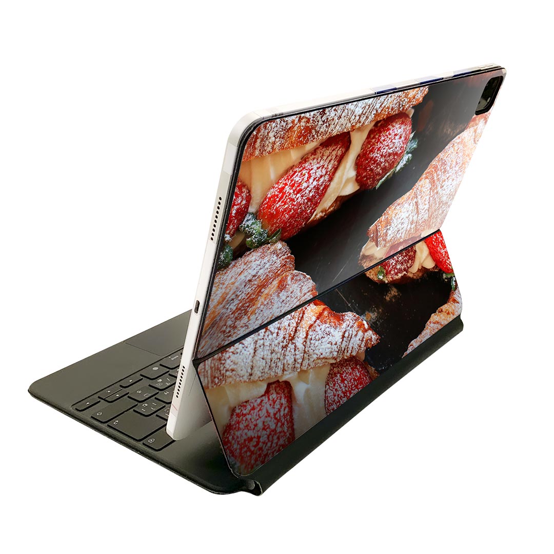 Magic Keyboard 12.9インチ iPad Pro（第4世代、第5世代、第6世代）対応 apple アップル アイパッド 全面スキンシール フル 前面 背面 保護シール 人気 スイーツ いちご クロワッサン パン 025886