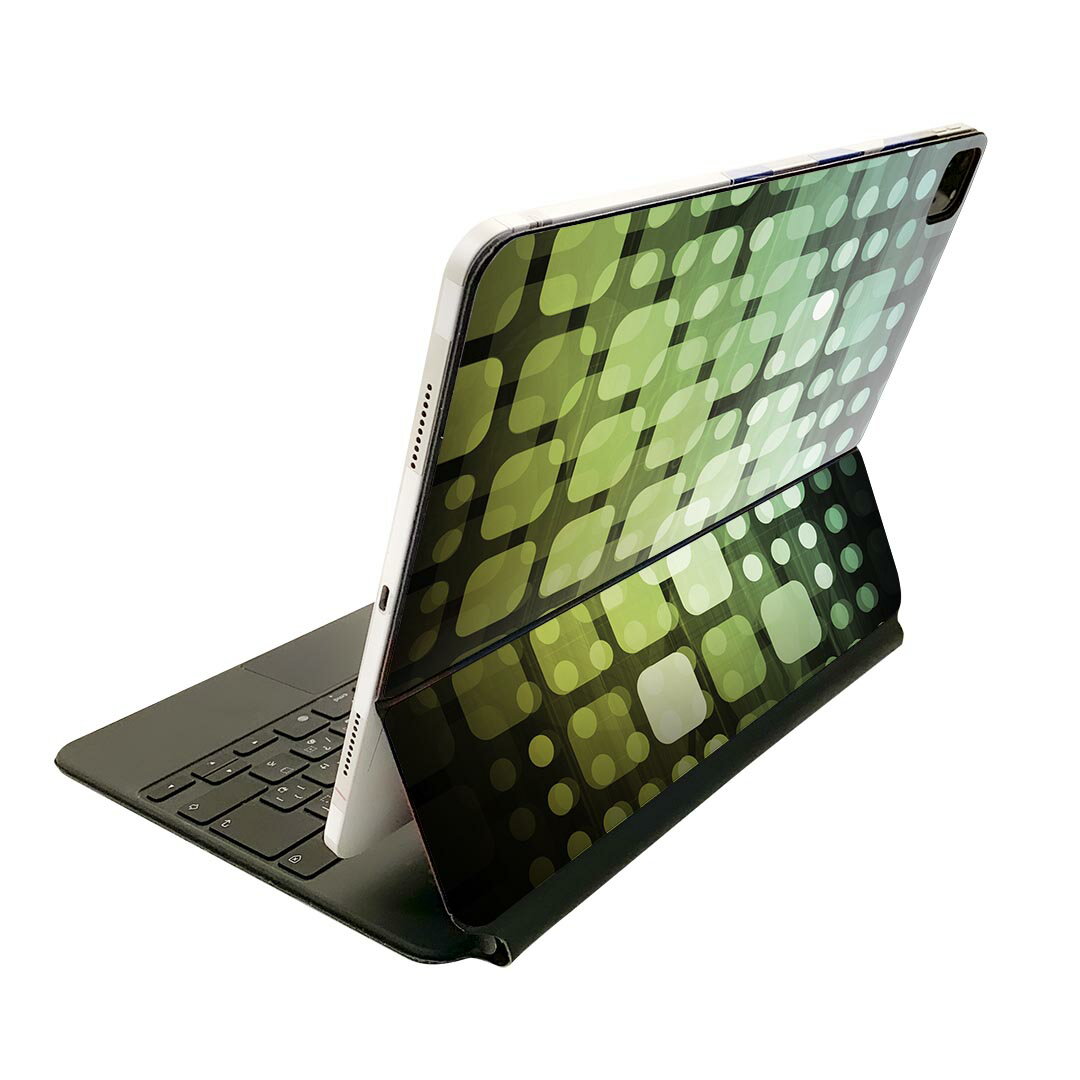 商品特徴・貼るだけでおしゃれに簡単着せ替え、Magic Keyboard 全面デザインスキンシール！・高精細プリントで写真と遜色がない仕上がり！・ちょっとしたすり傷から端末を保護！・「裸で持つ派」の人にはもちろん、お手持ちのクリアケース付けてもOK！・エアフリー素材で気泡の心配も軽減！・貼り直しOK！位置調整も安心！注意事項画像はサンプルです。ご覧の環境によっては多少色味に違いを感じる場合がございます。 イメージと違った、モニターと色味が異なるという理由での交換や返金はご対応出来かねます。端末本体やクリアケースは付属しません。貼付時のずれやカメラ周りの凹凸を考慮してカメラ穴等は少し大きめにカットしています。貼付の際はカメラ穴を基準に位置を合わせてください。カメラ付近の何もないように見える場所に穴が開いていますが、こちらは近接・明るさ感知センサー用の穴です。端末本体に直接貼ることを想定しています。保護フィルムなどの上から貼ると上手く貼れない可能性があります初回貼付時の位置調整や貼り直しは可能ですが、しっかり接着させた後の貼り直しは保証しておりません。こちらは無地のシートにプリントした商品で、デコなどの加工はございません。 凹凸や光沢があるように見えたり布地や金属を素材にしたように見える商品もありますが、図版によるものです。印刷カメラ穴の位置にわずかなズレが生じる場合がございます。ご注文後に1点1点制作する受注生産品のため、不良品以外のご返品や交換は固くお断り致します。 機種間違いも保証対象外となりますため、ご注文の際は必ず機種をご確認下さい。発送について完全受注生産のハンドメイド商品となりますので、既製品と比べて発送までお時間を頂いています。 基本的に決済確認後、2?3営業日、最大で10営業日での発送となります。繁忙期や休業日明けの場合はさらに時間がかかる場合があります。 その際には別途メールにてご連絡致します。メール便の場合、発送日から到着までに2?4日ほどかかる場合が多く、紛失などの保障もご対応できかねます。あらかじめご了承下さい。