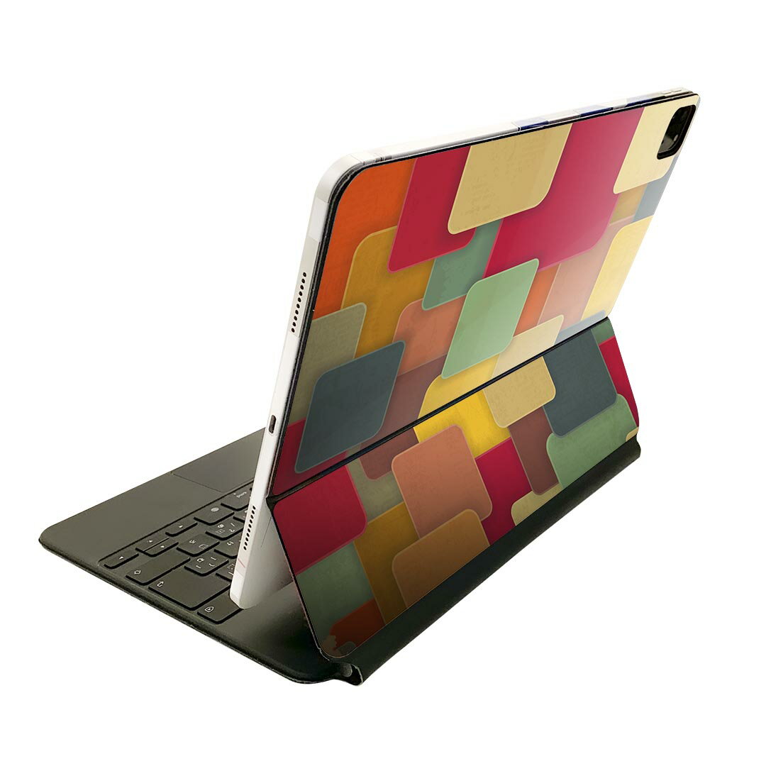 商品特徴・貼るだけでおしゃれに簡単着せ替え、Magic Keyboard 全面デザインスキンシール！・高精細プリントで写真と遜色がない仕上がり！・ちょっとしたすり傷から端末を保護！・「裸で持つ派」の人にはもちろん、お手持ちのクリアケース付けてもOK！・エアフリー素材で気泡の心配も軽減！・貼り直しOK！位置調整も安心！注意事項画像はサンプルです。ご覧の環境によっては多少色味に違いを感じる場合がございます。 イメージと違った、モニターと色味が異なるという理由での交換や返金はご対応出来かねます。端末本体やクリアケースは付属しません。貼付時のずれやカメラ周りの凹凸を考慮してカメラ穴等は少し大きめにカットしています。貼付の際はカメラ穴を基準に位置を合わせてください。カメラ付近の何もないように見える場所に穴が開いていますが、こちらは近接・明るさ感知センサー用の穴です。端末本体に直接貼ることを想定しています。保護フィルムなどの上から貼ると上手く貼れない可能性があります初回貼付時の位置調整や貼り直しは可能ですが、しっかり接着させた後の貼り直しは保証しておりません。こちらは無地のシートにプリントした商品で、デコなどの加工はございません。 凹凸や光沢があるように見えたり布地や金属を素材にしたように見える商品もありますが、図版によるものです。印刷カメラ穴の位置にわずかなズレが生じる場合がございます。ご注文後に1点1点制作する受注生産品のため、不良品以外のご返品や交換は固くお断り致します。 機種間違いも保証対象外となりますため、ご注文の際は必ず機種をご確認下さい。発送について完全受注生産のハンドメイド商品となりますので、既製品と比べて発送までお時間を頂いています。 基本的に決済確認後、2?3営業日、最大で10営業日での発送となります。繁忙期や休業日明けの場合はさらに時間がかかる場合があります。 その際には別途メールにてご連絡致します。メール便の場合、発送日から到着までに2?4日ほどかかる場合が多く、紛失などの保障もご対応できかねます。あらかじめご了承下さい。