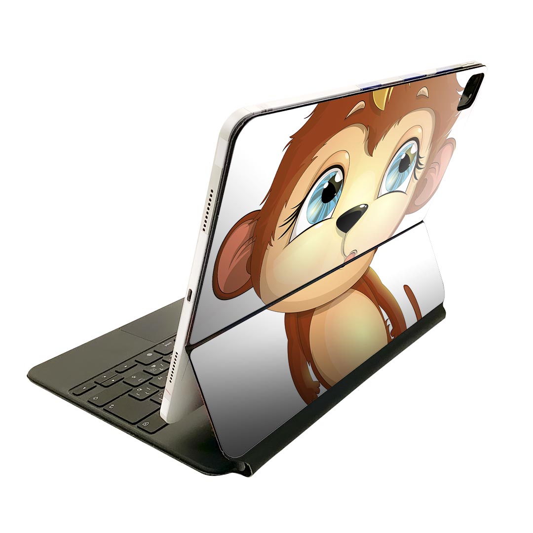 商品特徴・貼るだけでおしゃれに簡単着せ替え、Magic Keyboard 全面デザインスキンシール！・高精細プリントで写真と遜色がない仕上がり！・ちょっとしたすり傷から端末を保護！・「裸で持つ派」の人にはもちろん、お手持ちのクリアケース付けてもOK！・エアフリー素材で気泡の心配も軽減！・貼り直しOK！位置調整も安心！注意事項画像はサンプルです。ご覧の環境によっては多少色味に違いを感じる場合がございます。 イメージと違った、モニターと色味が異なるという理由での交換や返金はご対応出来かねます。端末本体やクリアケースは付属しません。貼付時のずれやカメラ周りの凹凸を考慮してカメラ穴等は少し大きめにカットしています。貼付の際はカメラ穴を基準に位置を合わせてください。カメラ付近の何もないように見える場所に穴が開いていますが、こちらは近接・明るさ感知センサー用の穴です。端末本体に直接貼ることを想定しています。保護フィルムなどの上から貼ると上手く貼れない可能性があります初回貼付時の位置調整や貼り直しは可能ですが、しっかり接着させた後の貼り直しは保証しておりません。こちらは無地のシートにプリントした商品で、デコなどの加工はございません。 凹凸や光沢があるように見えたり布地や金属を素材にしたように見える商品もありますが、図版によるものです。印刷カメラ穴の位置にわずかなズレが生じる場合がございます。ご注文後に1点1点制作する受注生産品のため、不良品以外のご返品や交換は固くお断り致します。 機種間違いも保証対象外となりますため、ご注文の際は必ず機種をご確認下さい。発送について完全受注生産のハンドメイド商品となりますので、既製品と比べて発送までお時間を頂いています。 基本的に決済確認後、2?3営業日、最大で10営業日での発送となります。繁忙期や休業日明けの場合はさらに時間がかかる場合があります。 その際には別途メールにてご連絡致します。メール便の場合、発送日から到着までに2?4日ほどかかる場合が多く、紛失などの保障もご対応できかねます。あらかじめご了承下さい。