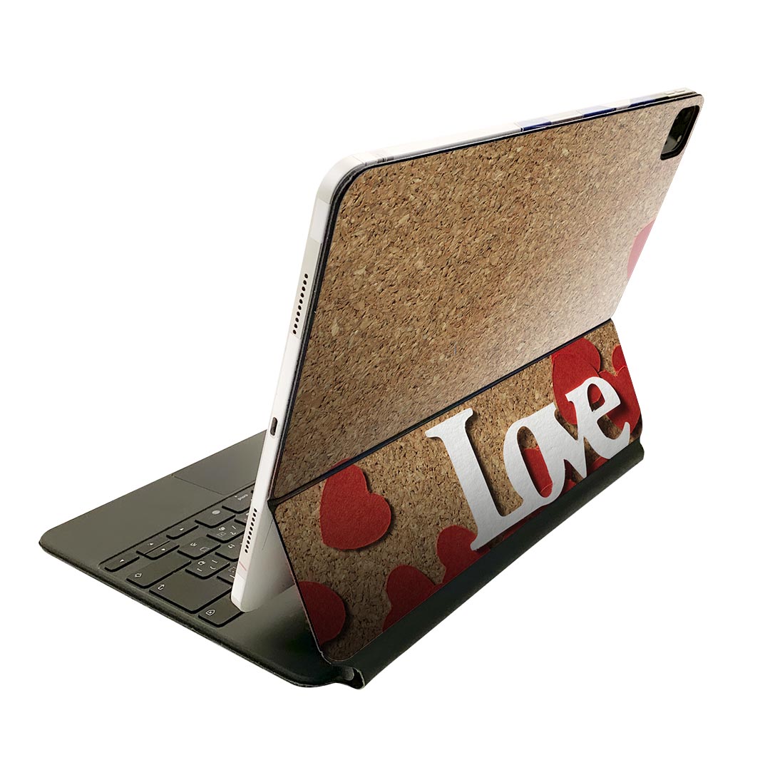 Magic Keyboard 用 スキンシール 11インチ iPad Pro用 第1-4世代 iPad Air 第4-5世代 対応 全面スキンシール フル 前面 背面 保護シール 人気 006353 ハート　コルクボード　文字